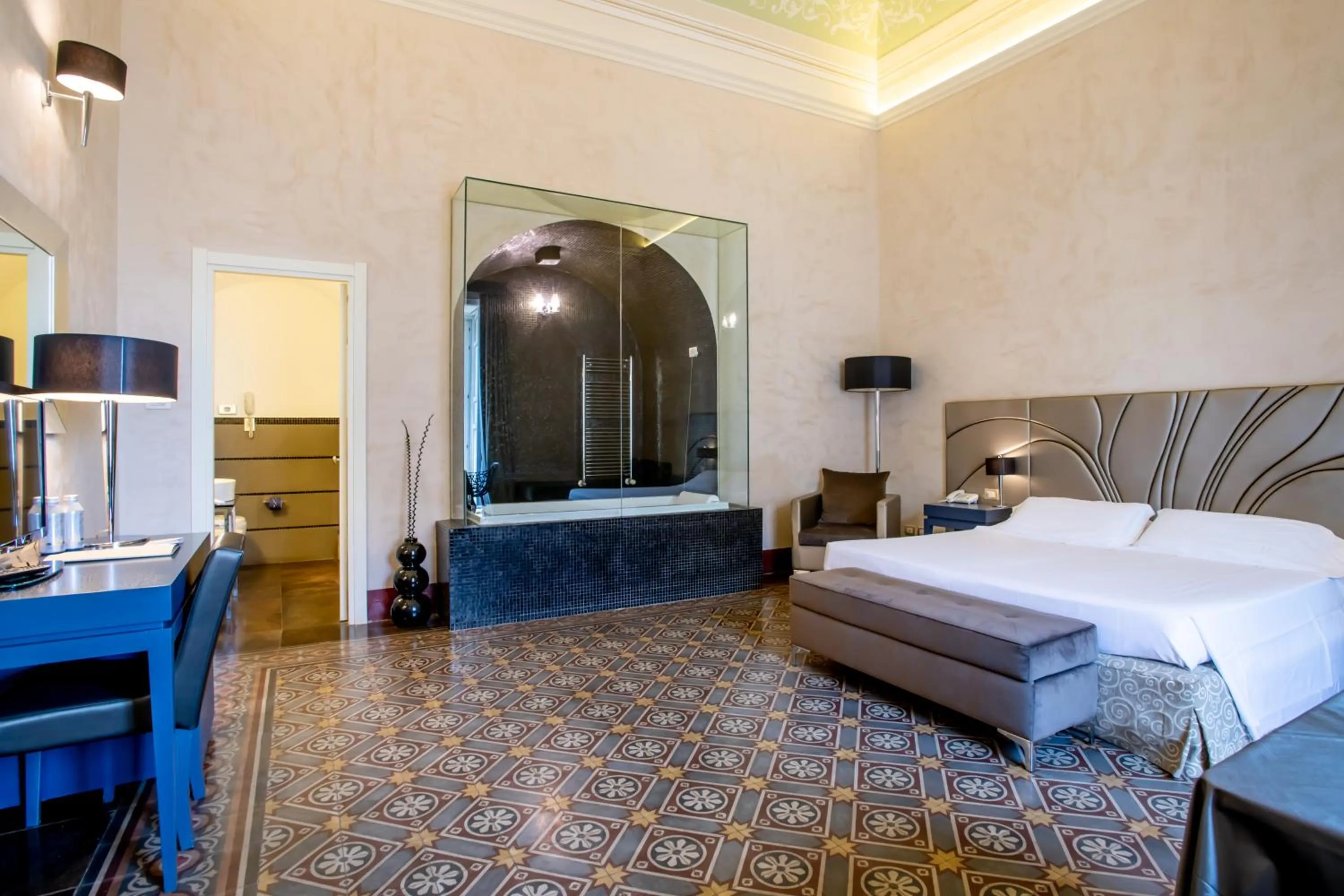 Bed in De Stefano Palace Luxury Hotel
