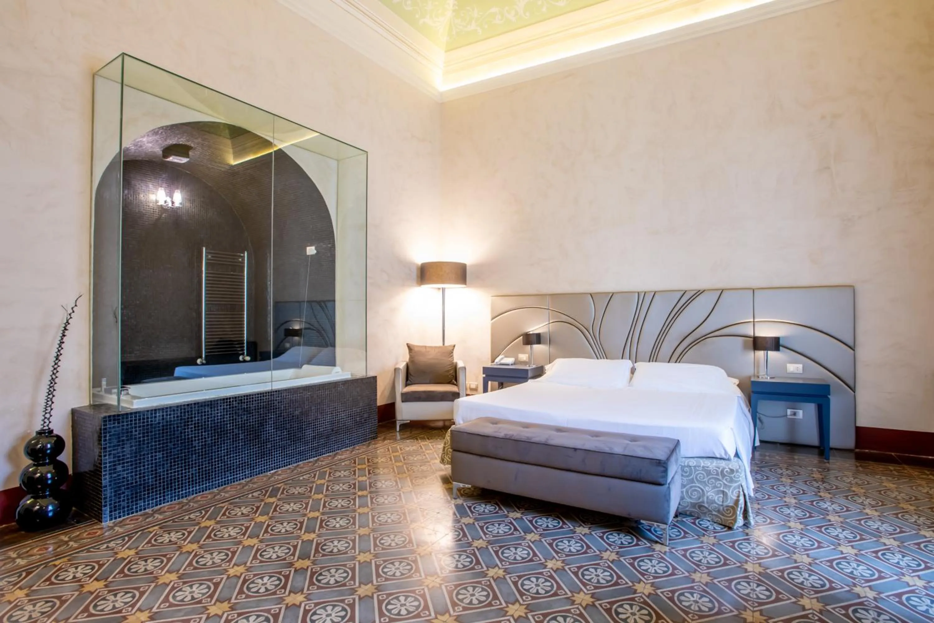 Bed in De Stefano Palace Luxury Hotel