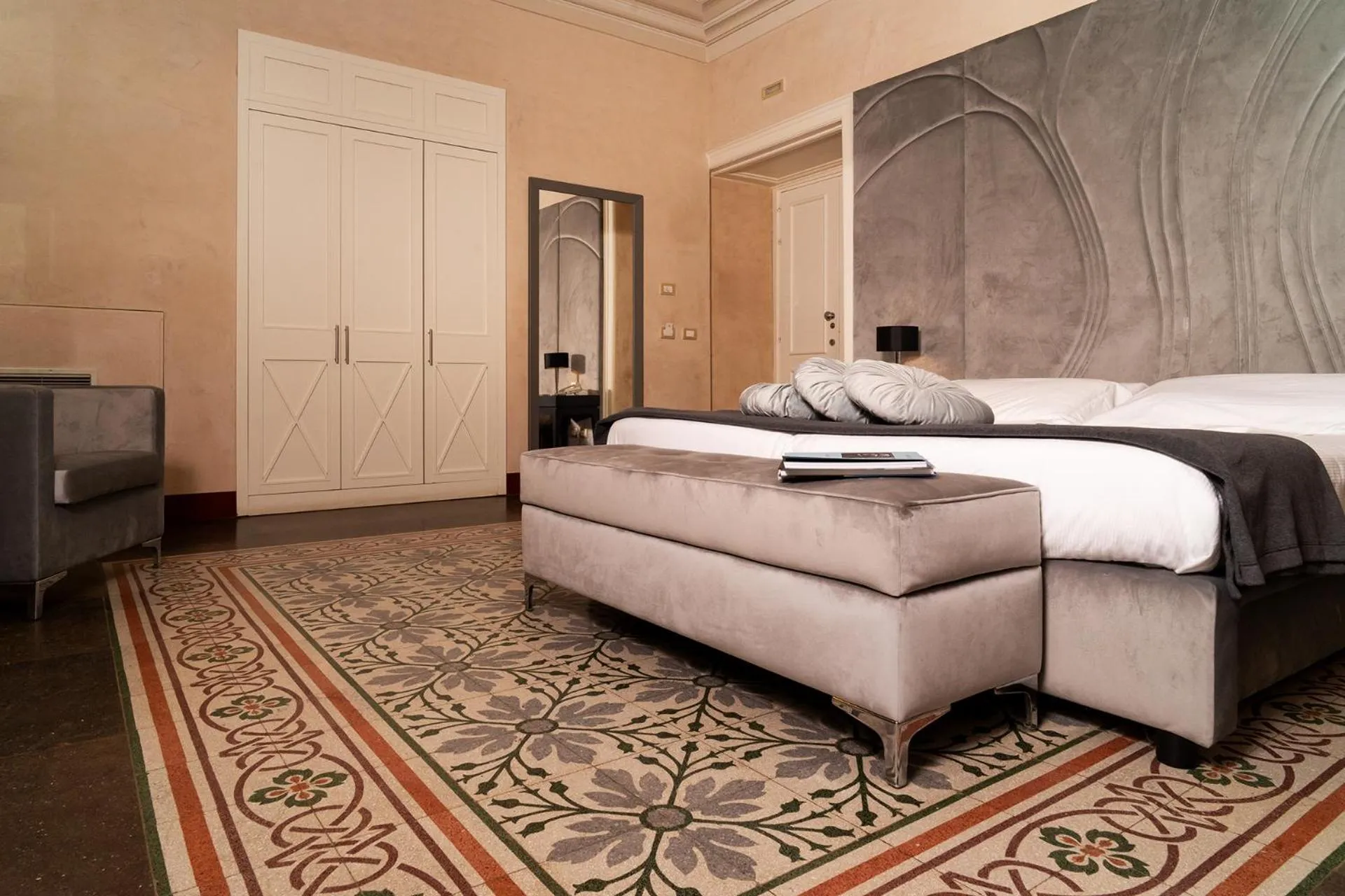 Photo of the whole room, Bed in De Stefano Palace Luxury Hotel