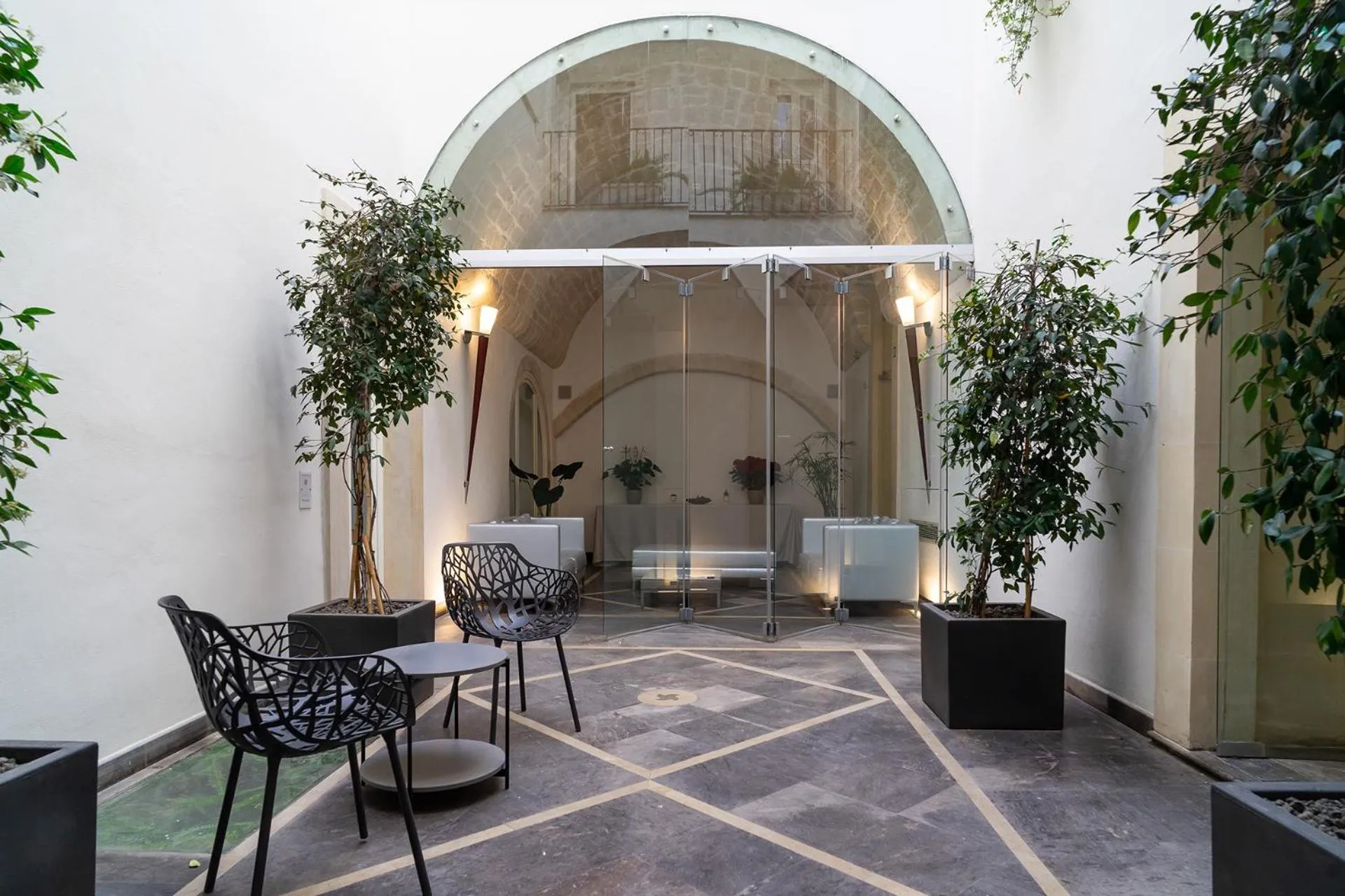 Patio in De Stefano Palace Luxury Hotel