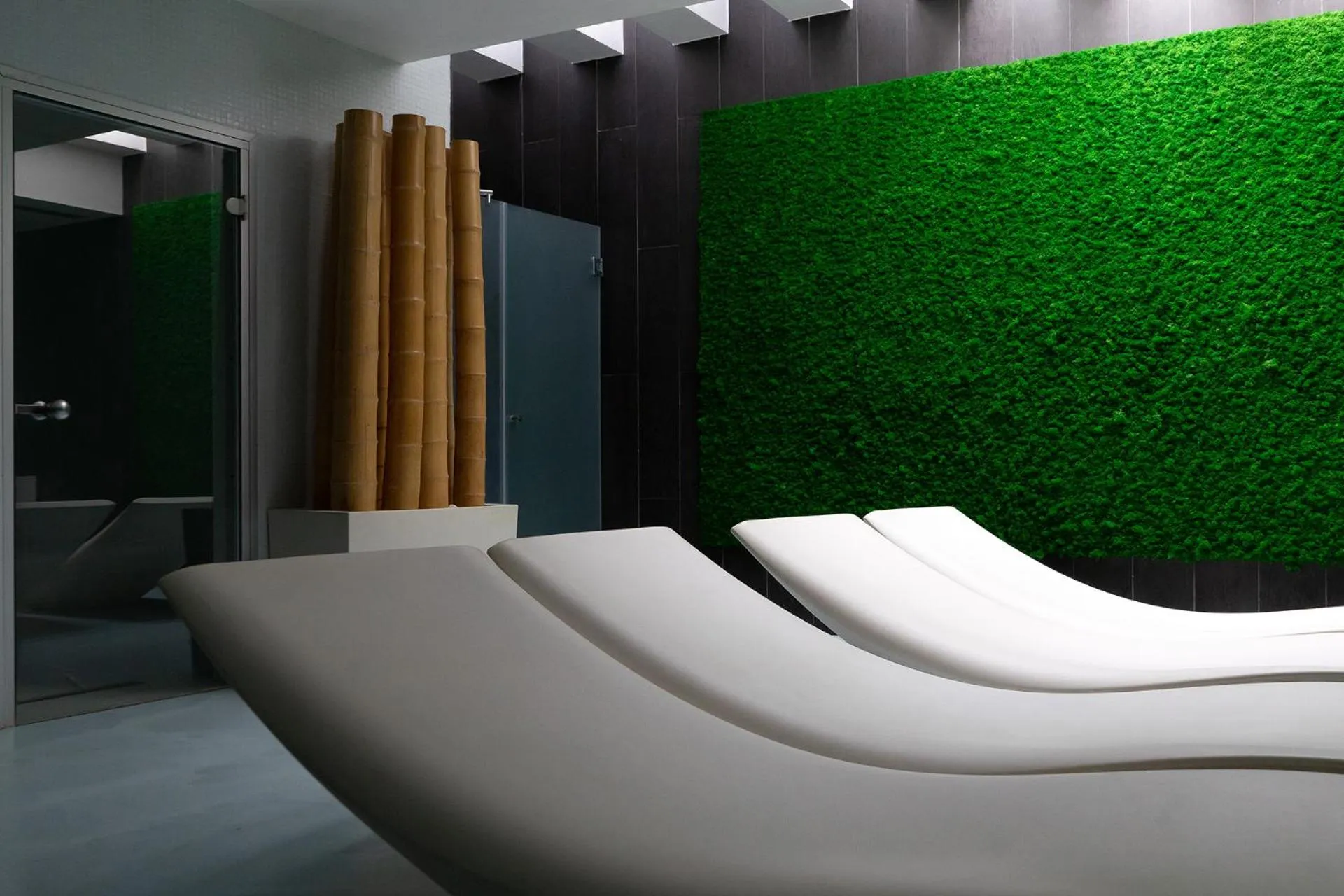 Steam room in De Stefano Palace Luxury Hotel