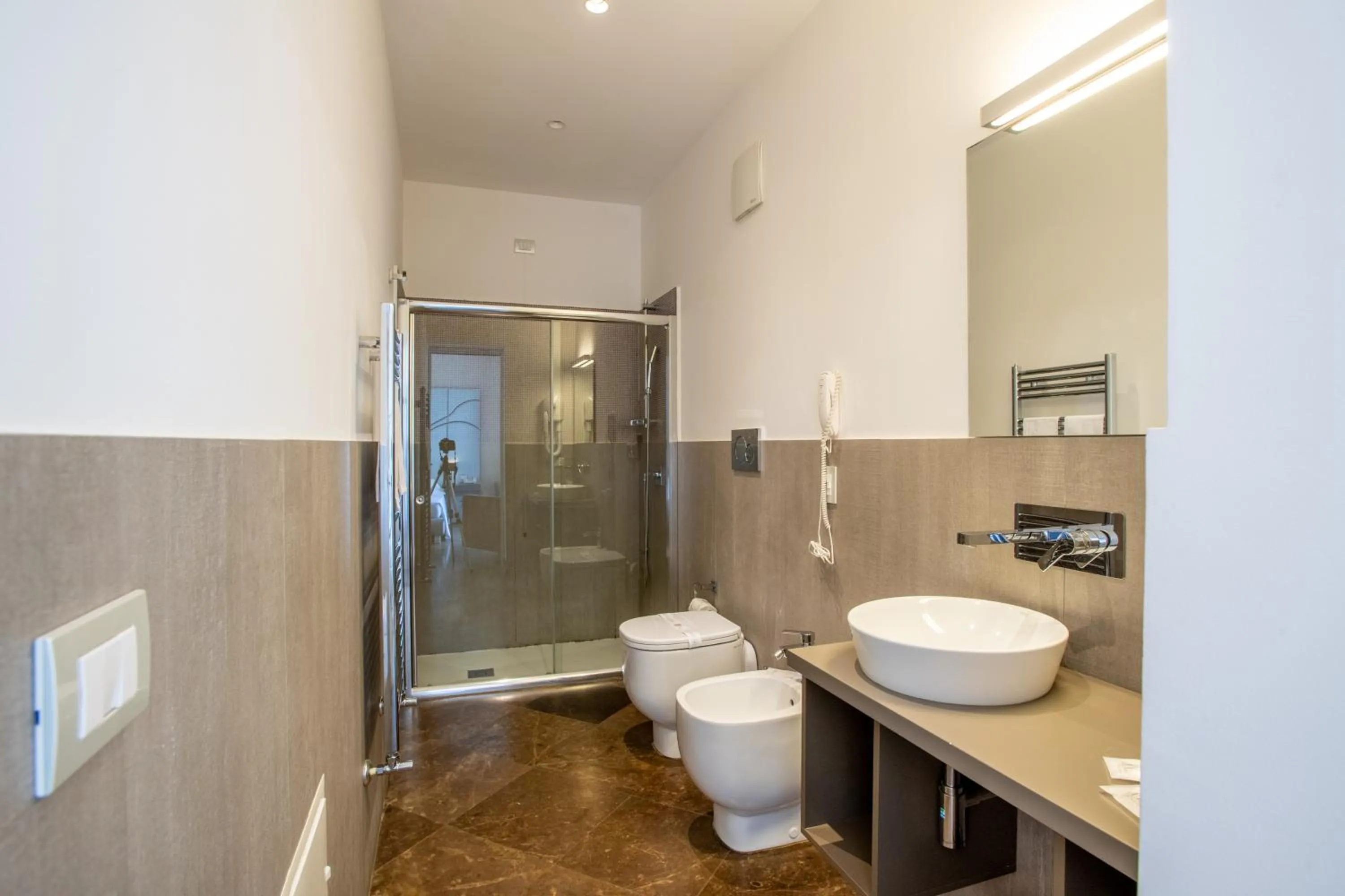 Shower in De Stefano Palace Luxury Hotel