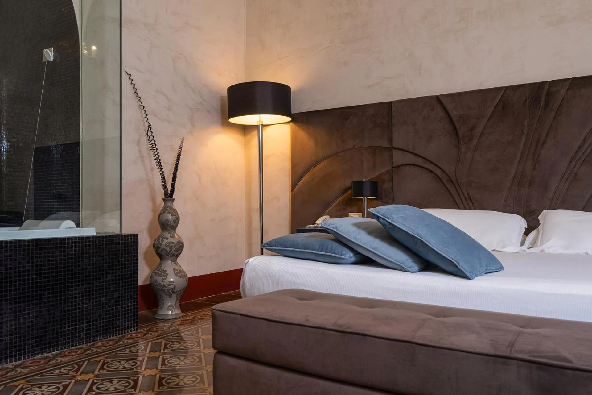 Photo of the whole room, Bed in De Stefano Palace Luxury Hotel