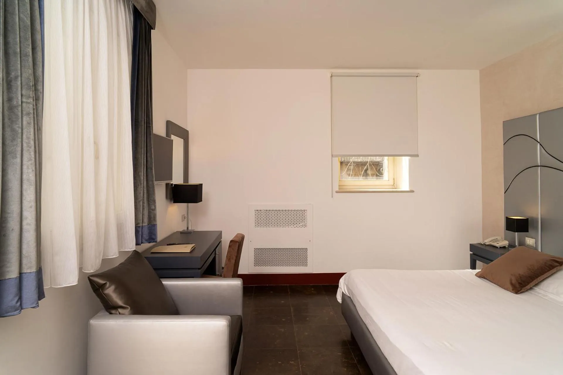 Photo of the whole room, Bed in De Stefano Palace Luxury Hotel