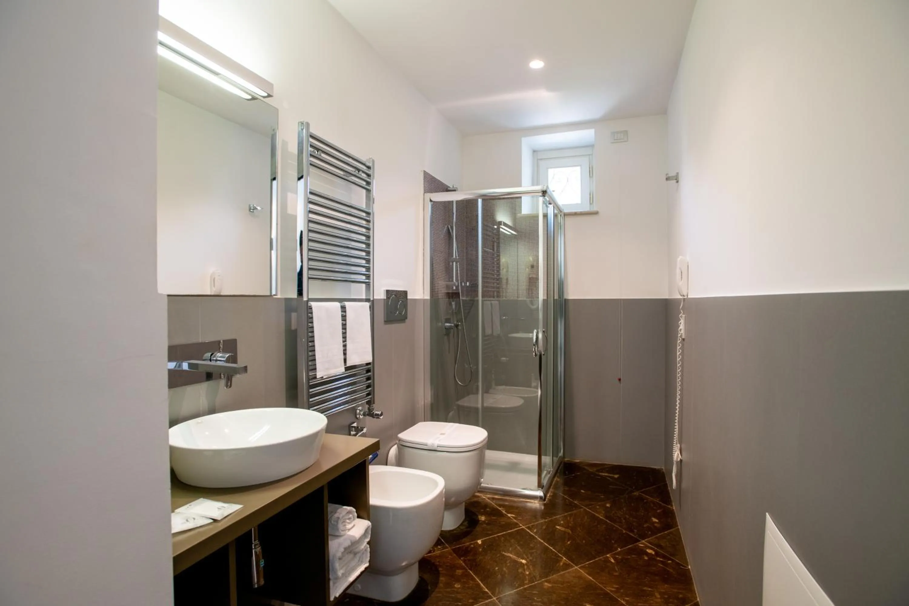 Shower in De Stefano Palace Luxury Hotel