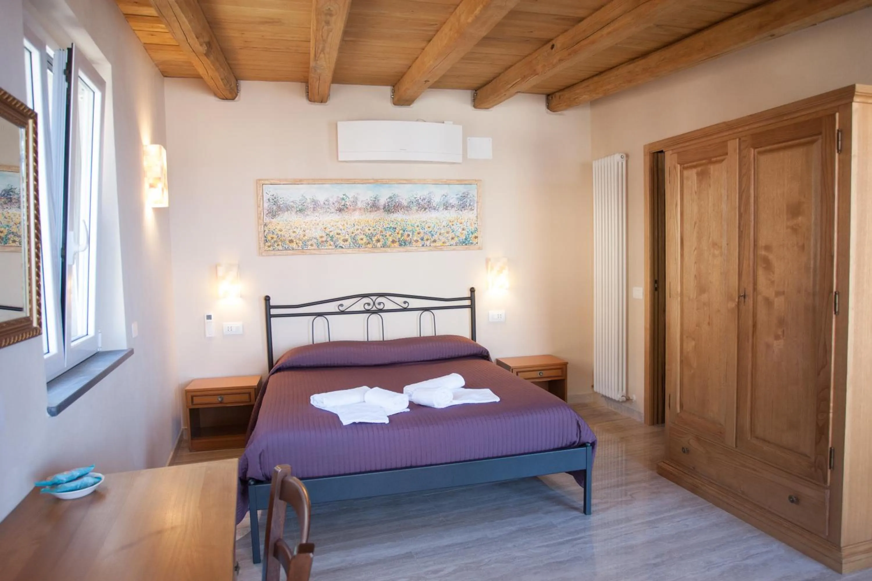 Photo of the whole room, Bed in Scorci Di Mare