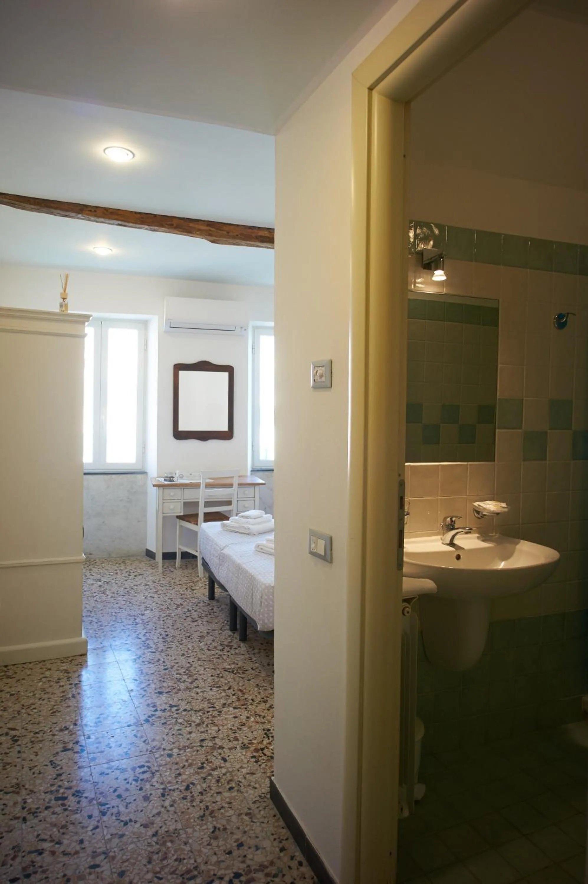 Decorative detail, Bed in Scorci Di Mare