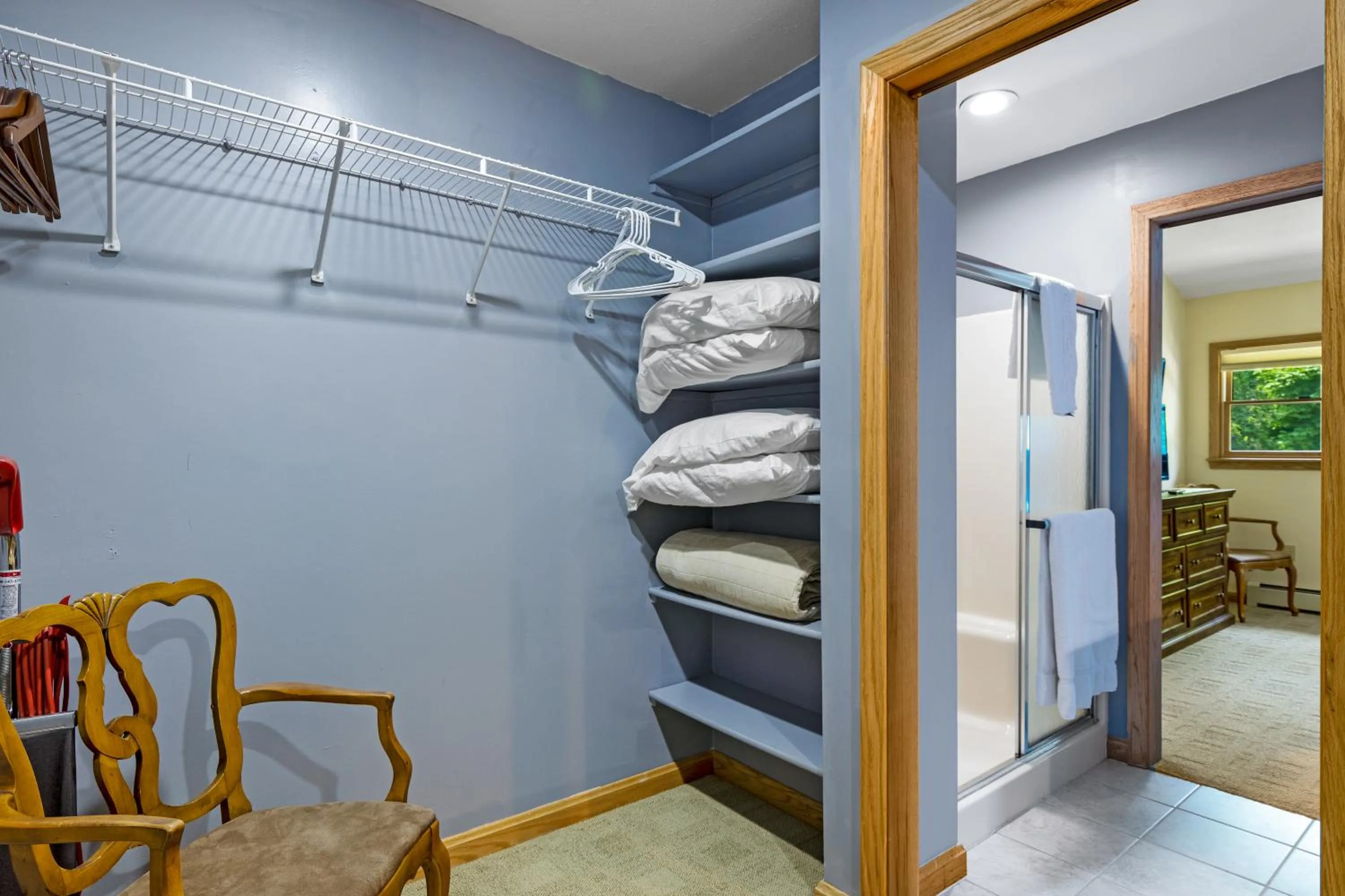 Bed in Lakeview on the Lake