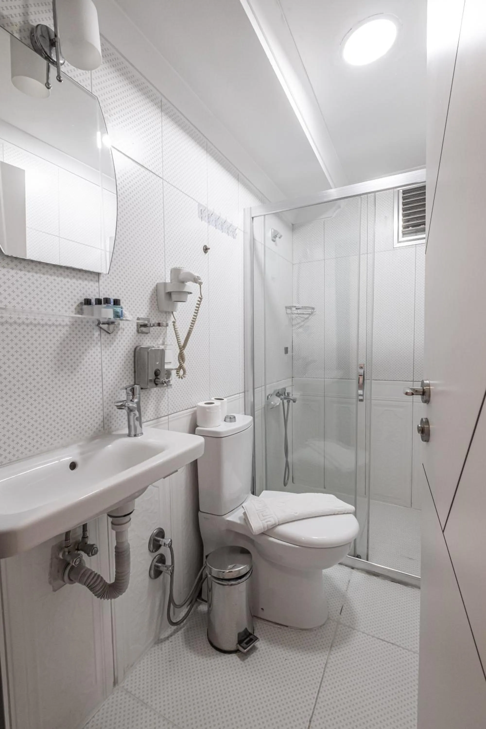 Shower in Family Istanbul Hotel