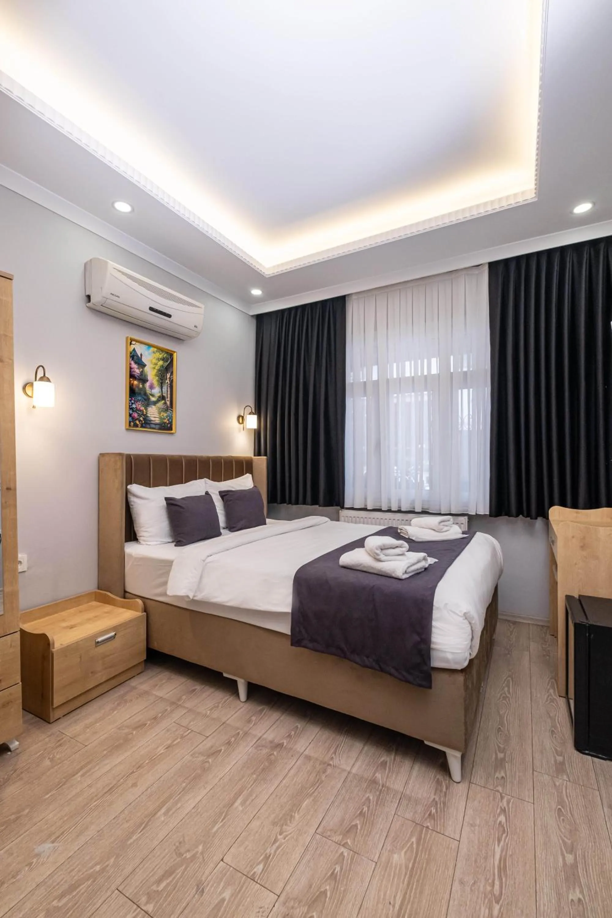 Bed in Family Istanbul Hotel