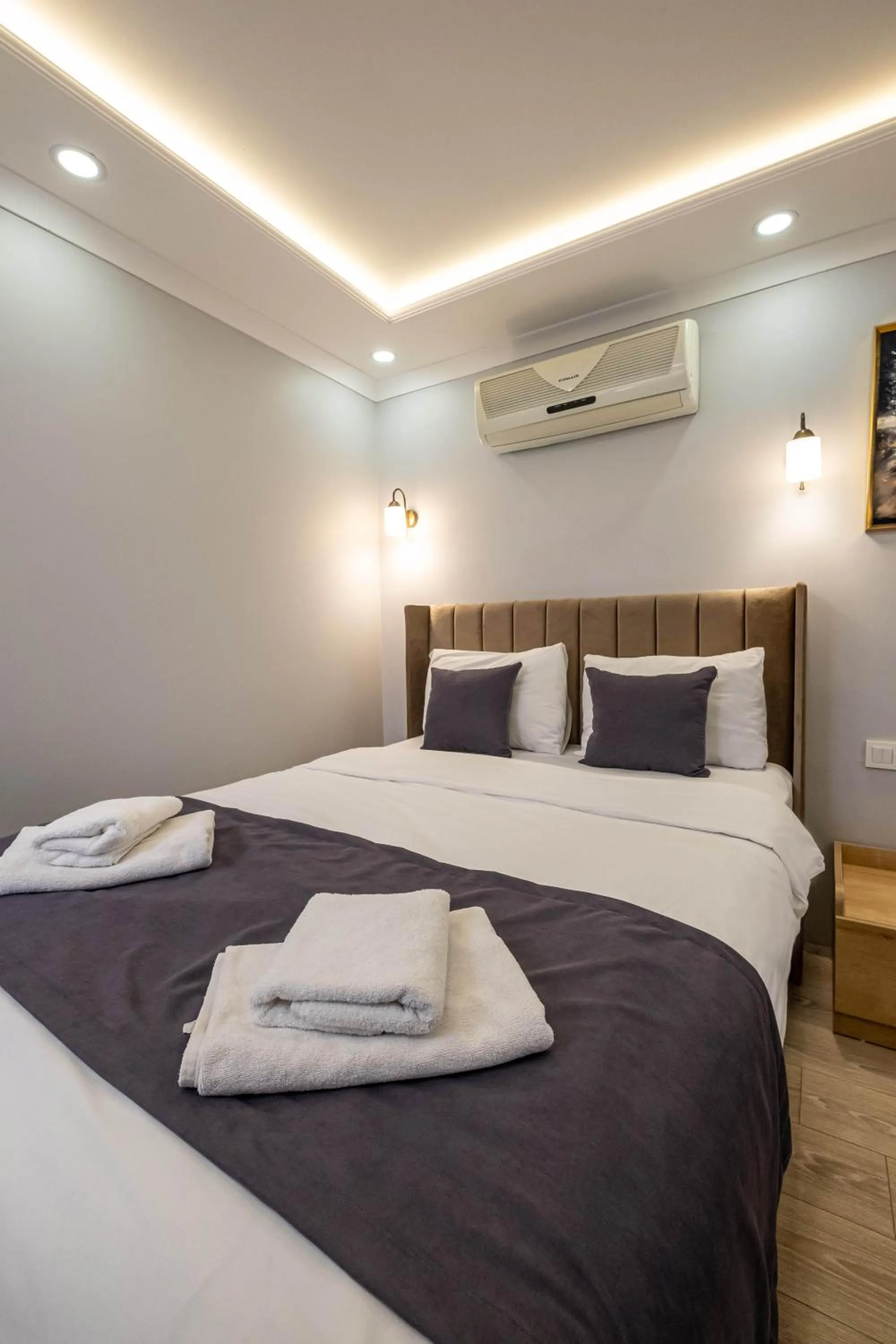 Bed in Family Istanbul Hotel