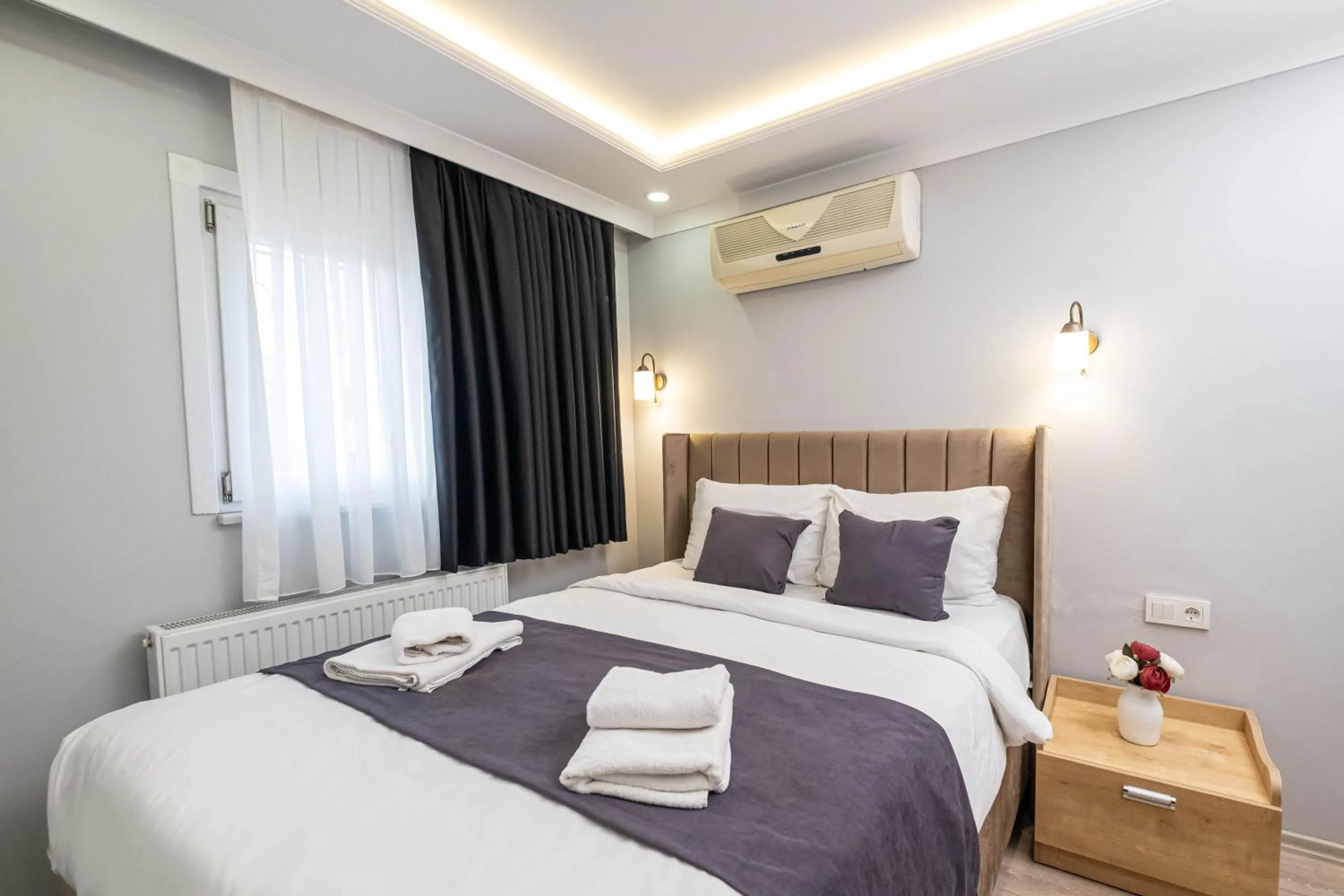 Bed in Family Istanbul Hotel