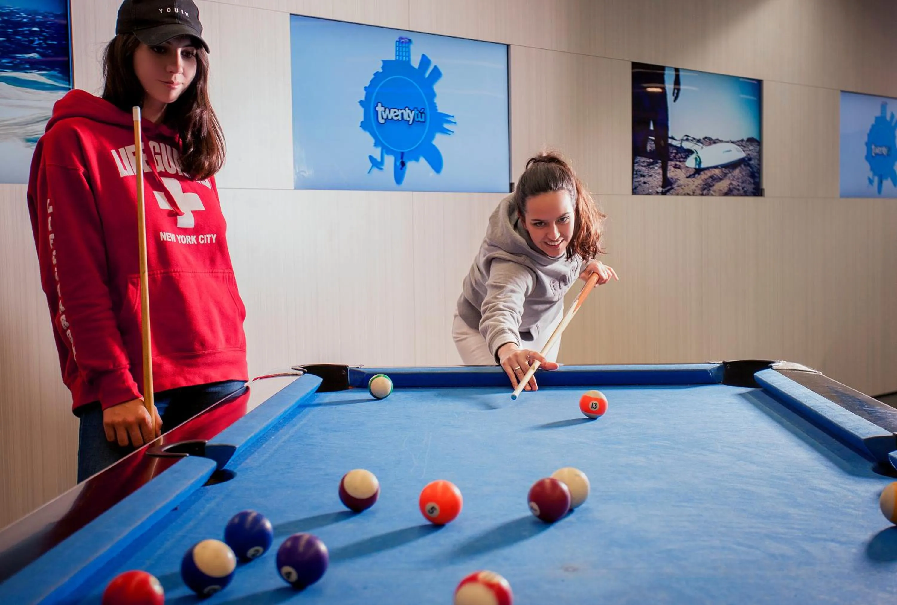 Billiard in Twentytu Hostel Barcelona