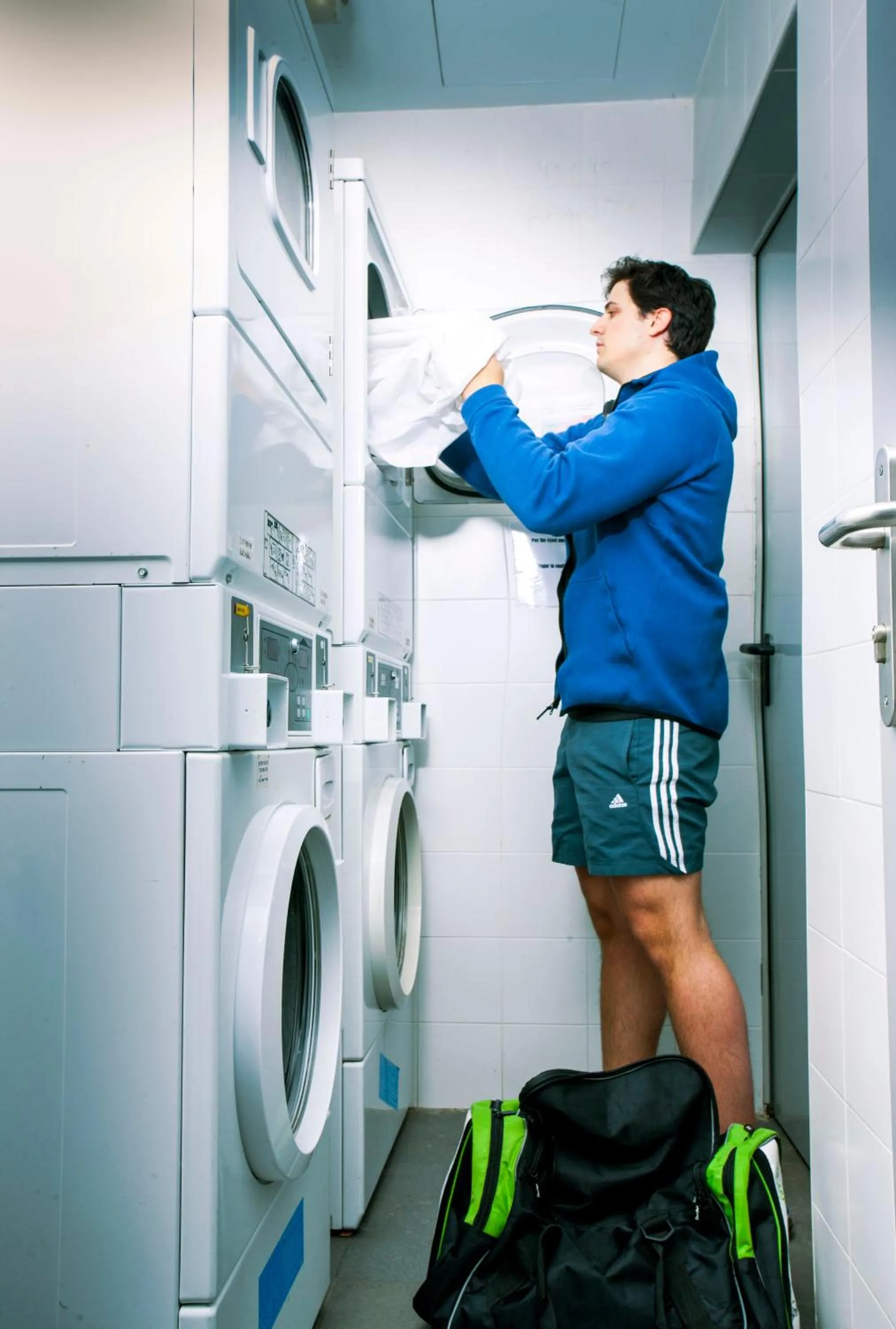 washing machine in Twentytu Hostel Barcelona
