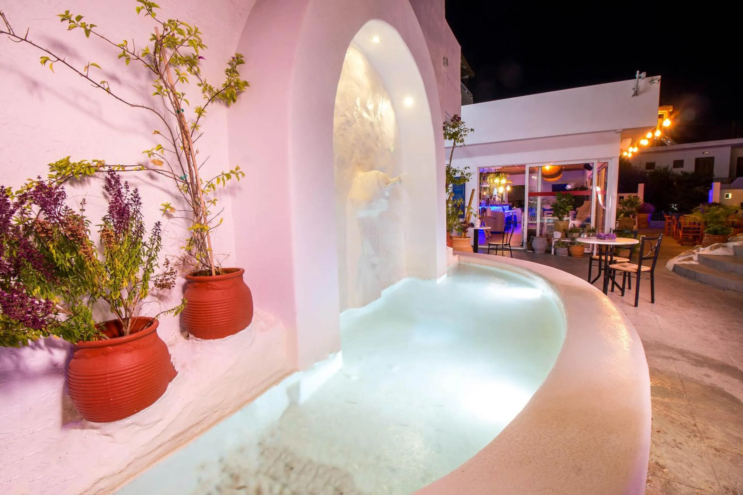 Decorative detail in Tinas Plus Hotel