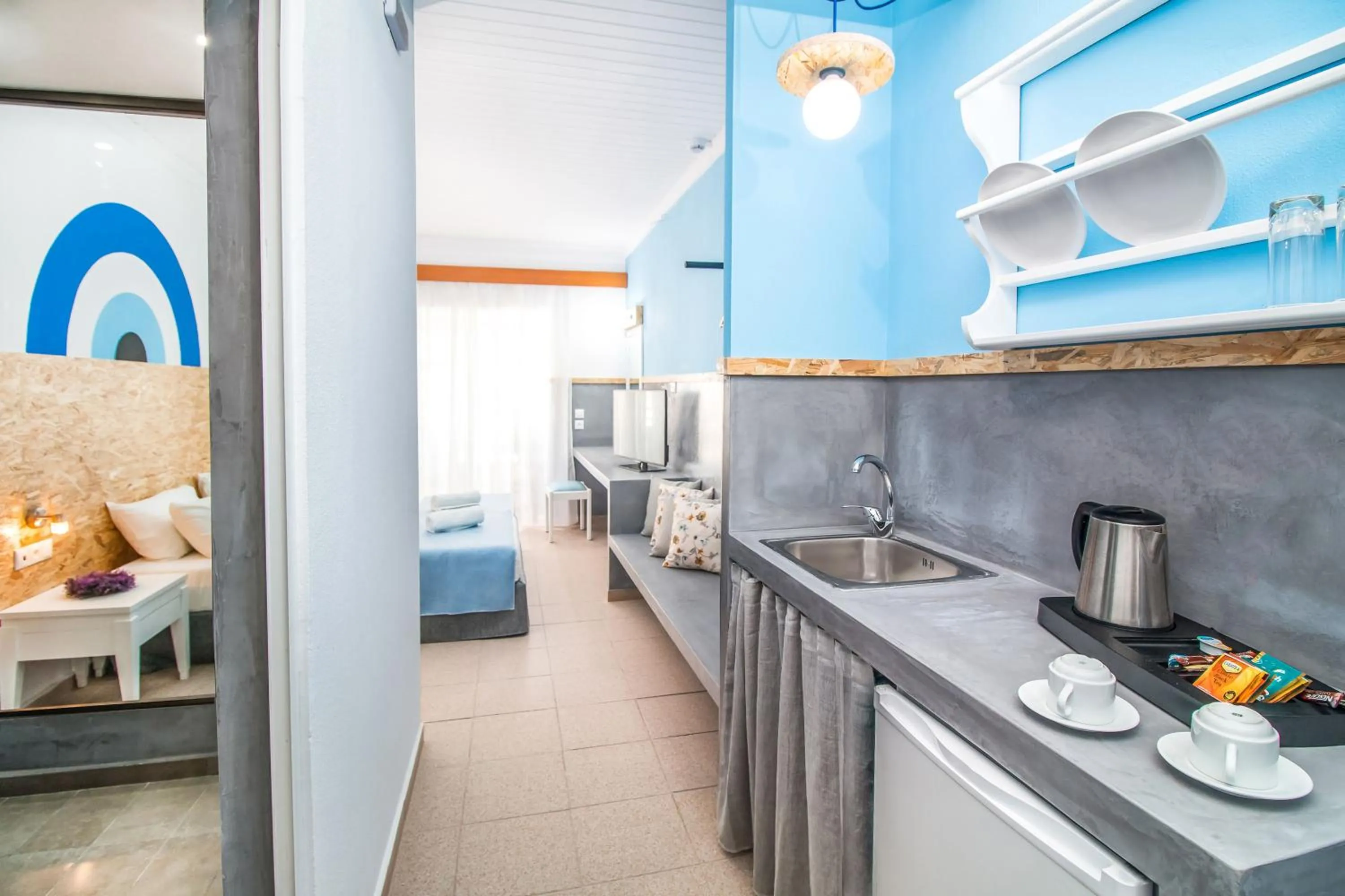 Coffee/tea facilities in Tinas Plus Hotel