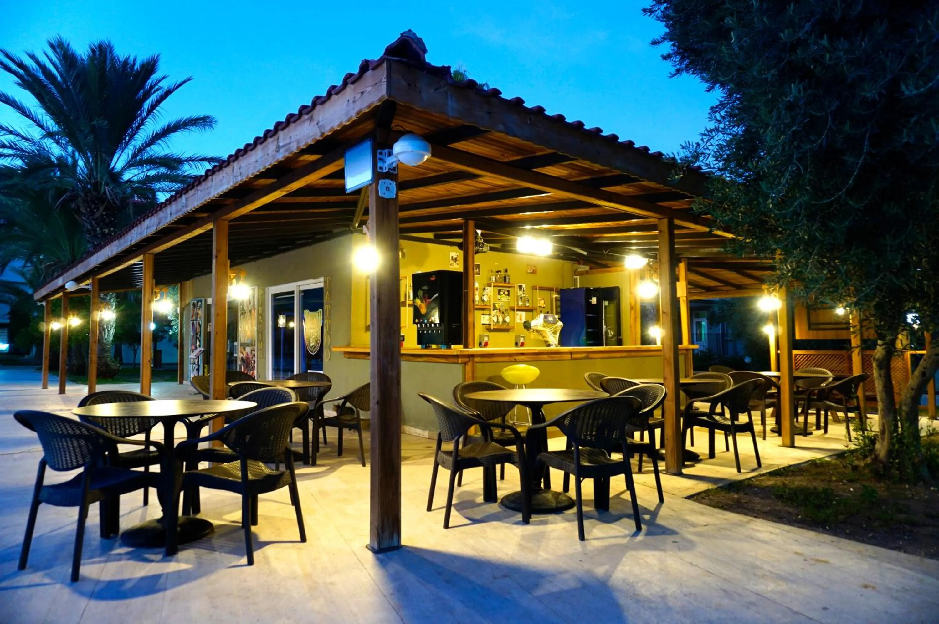 Night in Sunlight Garden Hotel