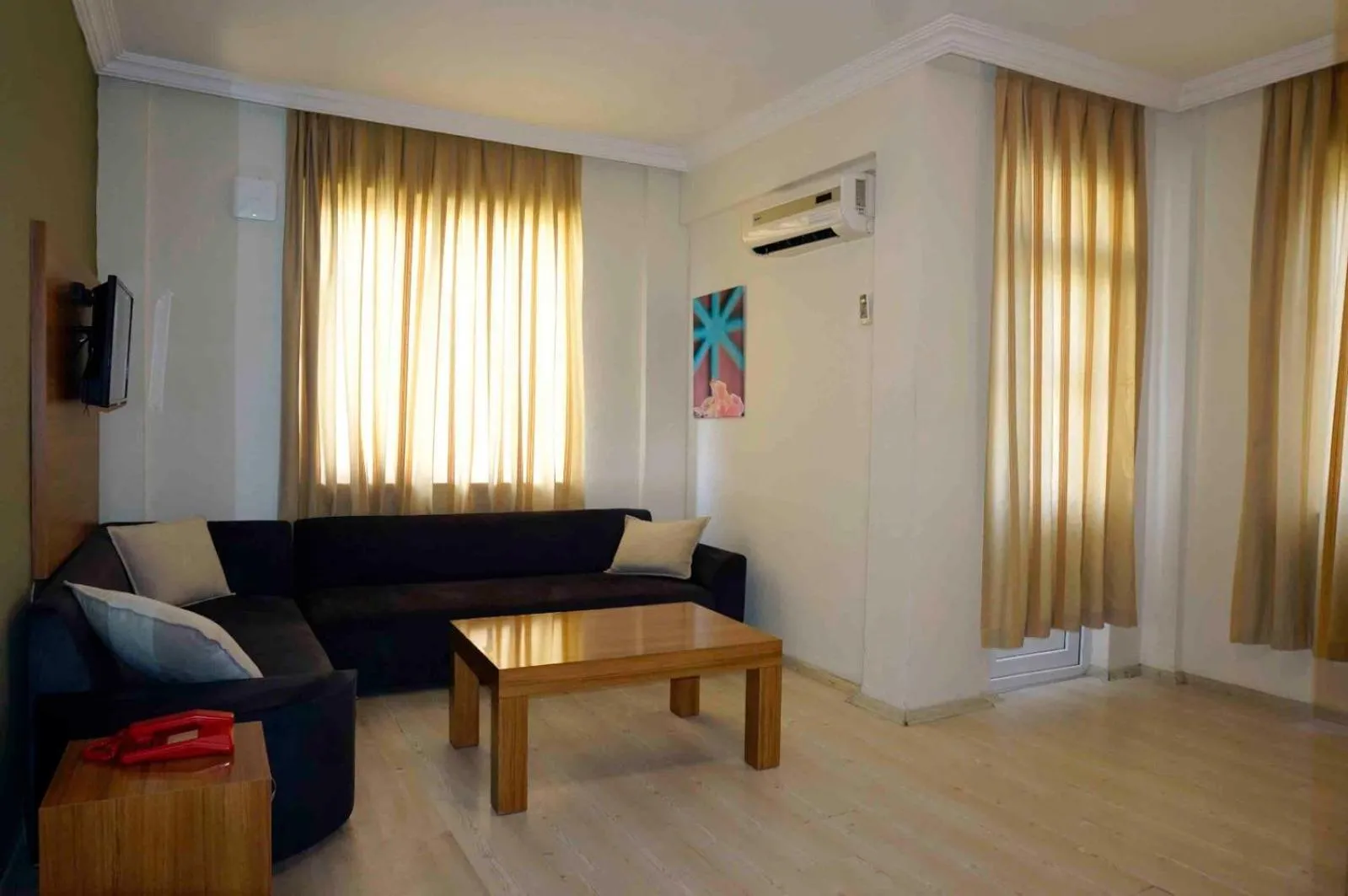 Photo of the whole room in Sunlight Garden Hotel