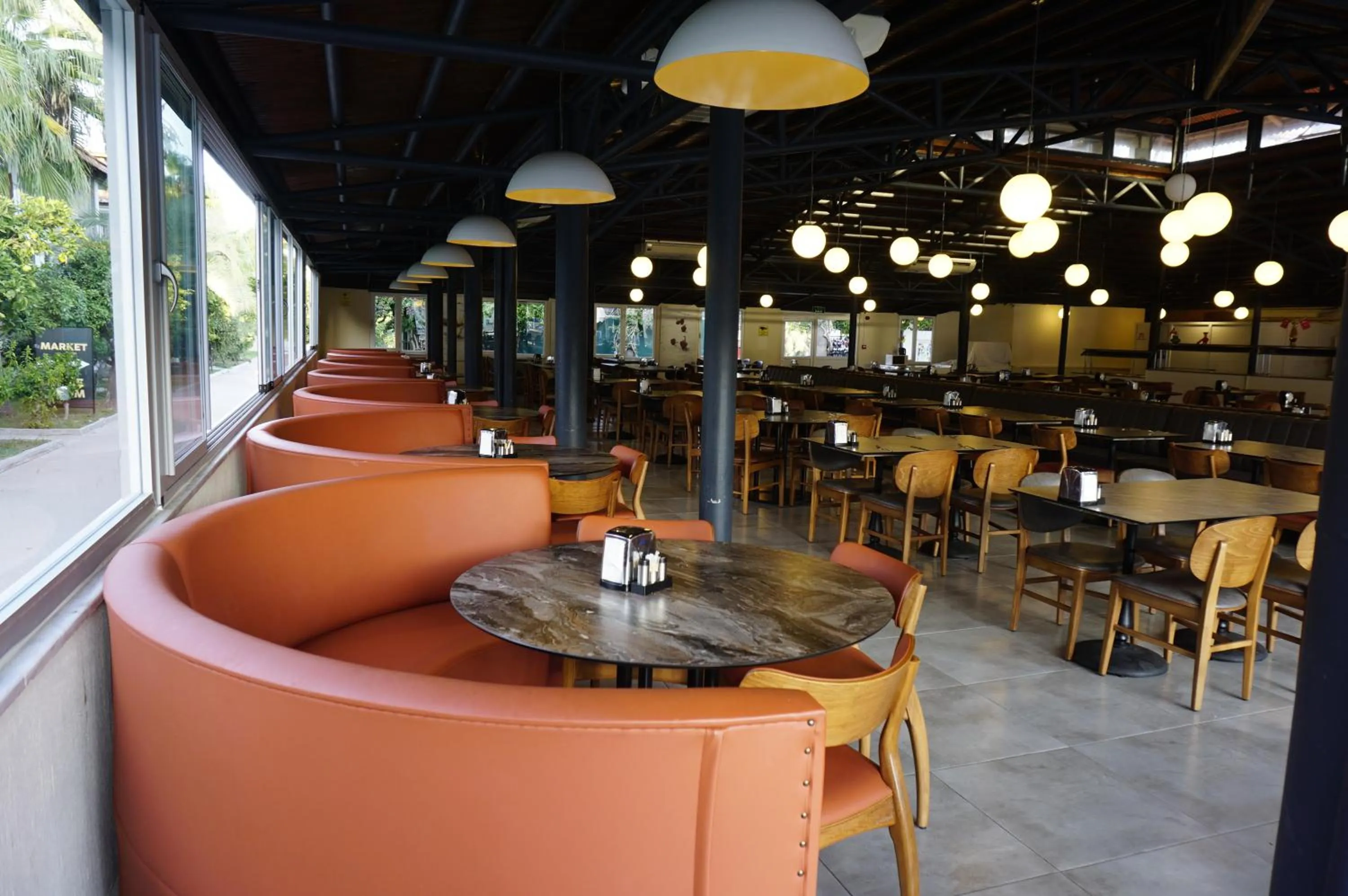 Restaurant/places to eat in Sunlight Garden Hotel