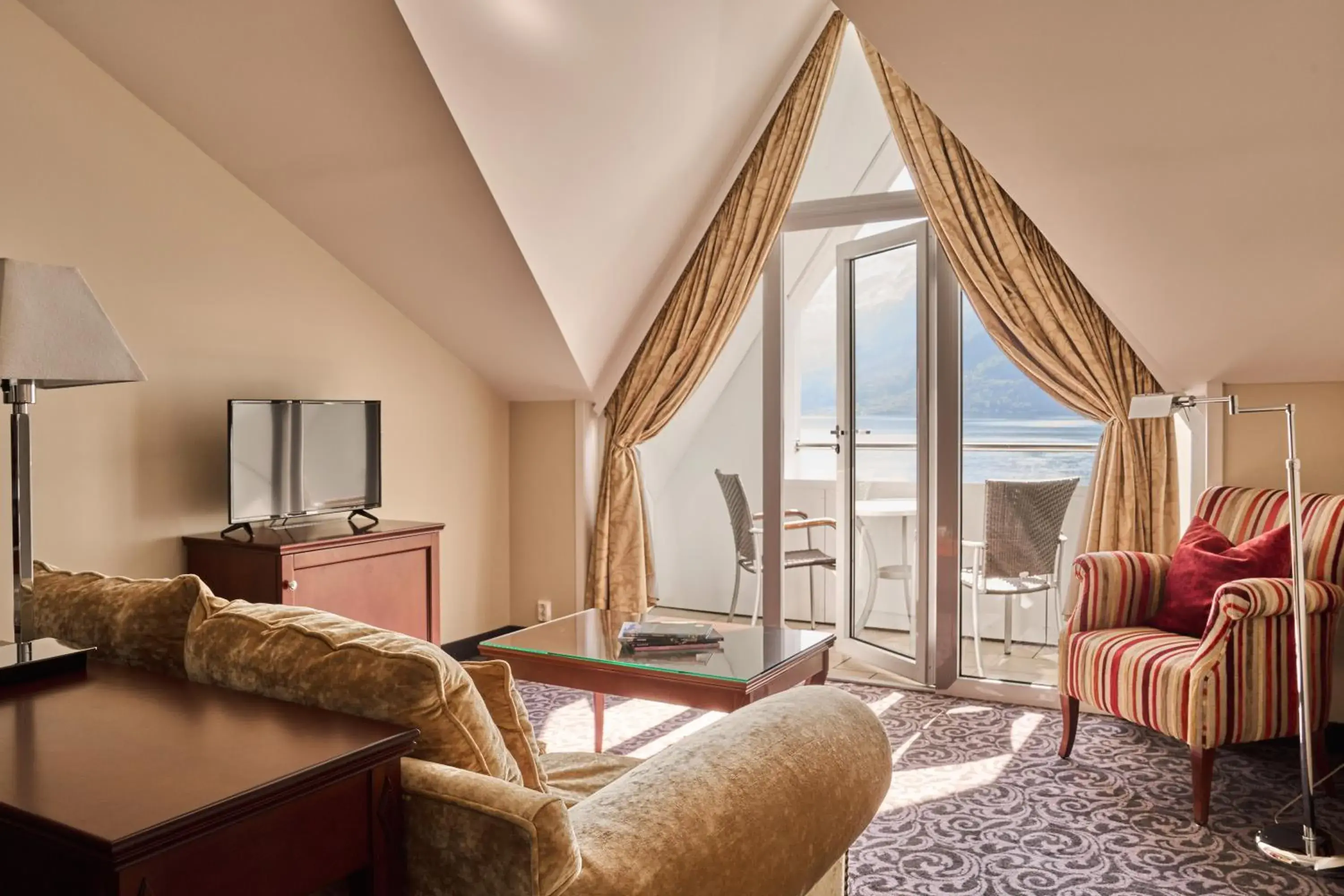 Deluxe Double Room with Balcony in Hotel Ullensvang Deluxe Double Room with Balcony in Hotel Ullensvang