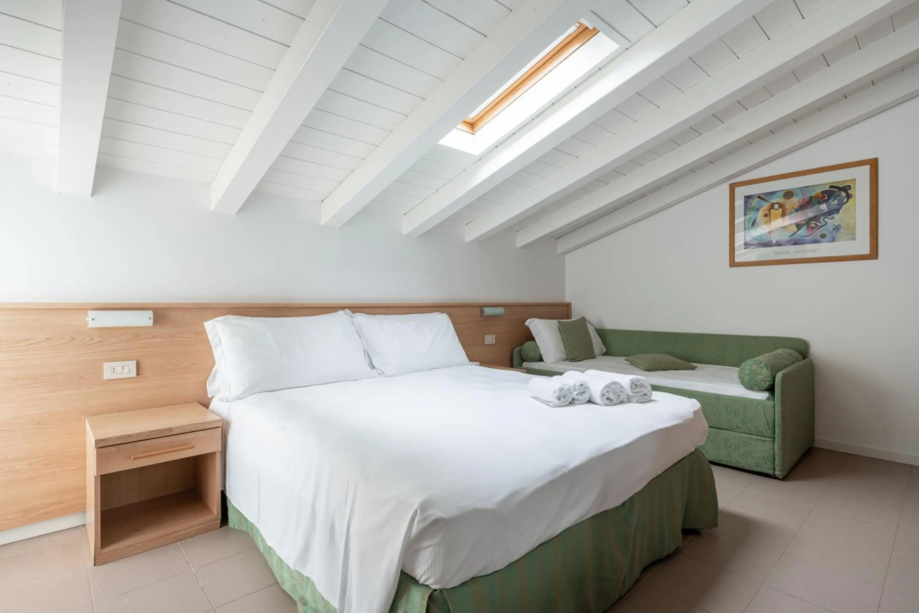 Photo of the whole room, Bed in Hotel Boston 3 Stelle Superior Frontemare