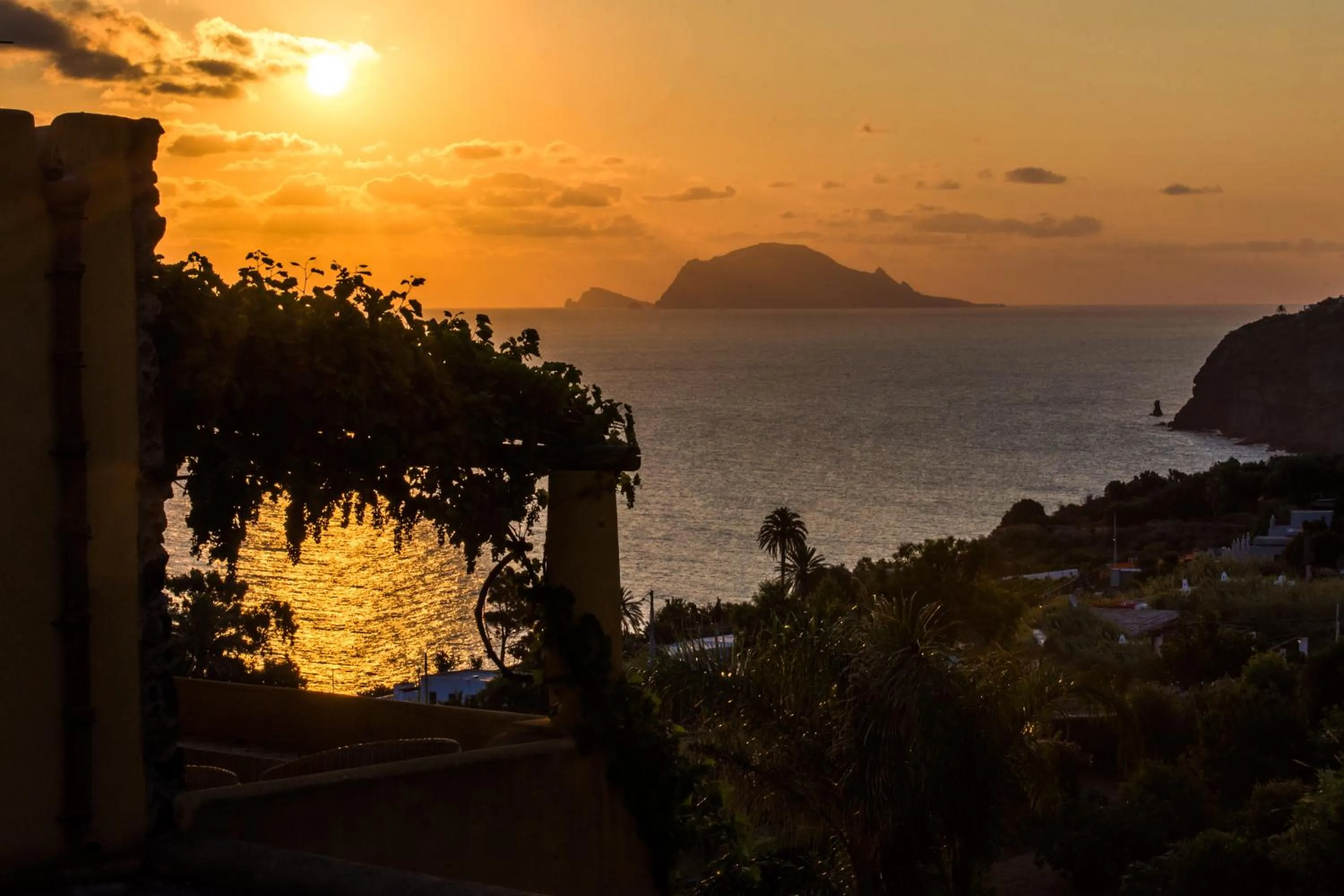 Sunrise in Hotel Ravesi