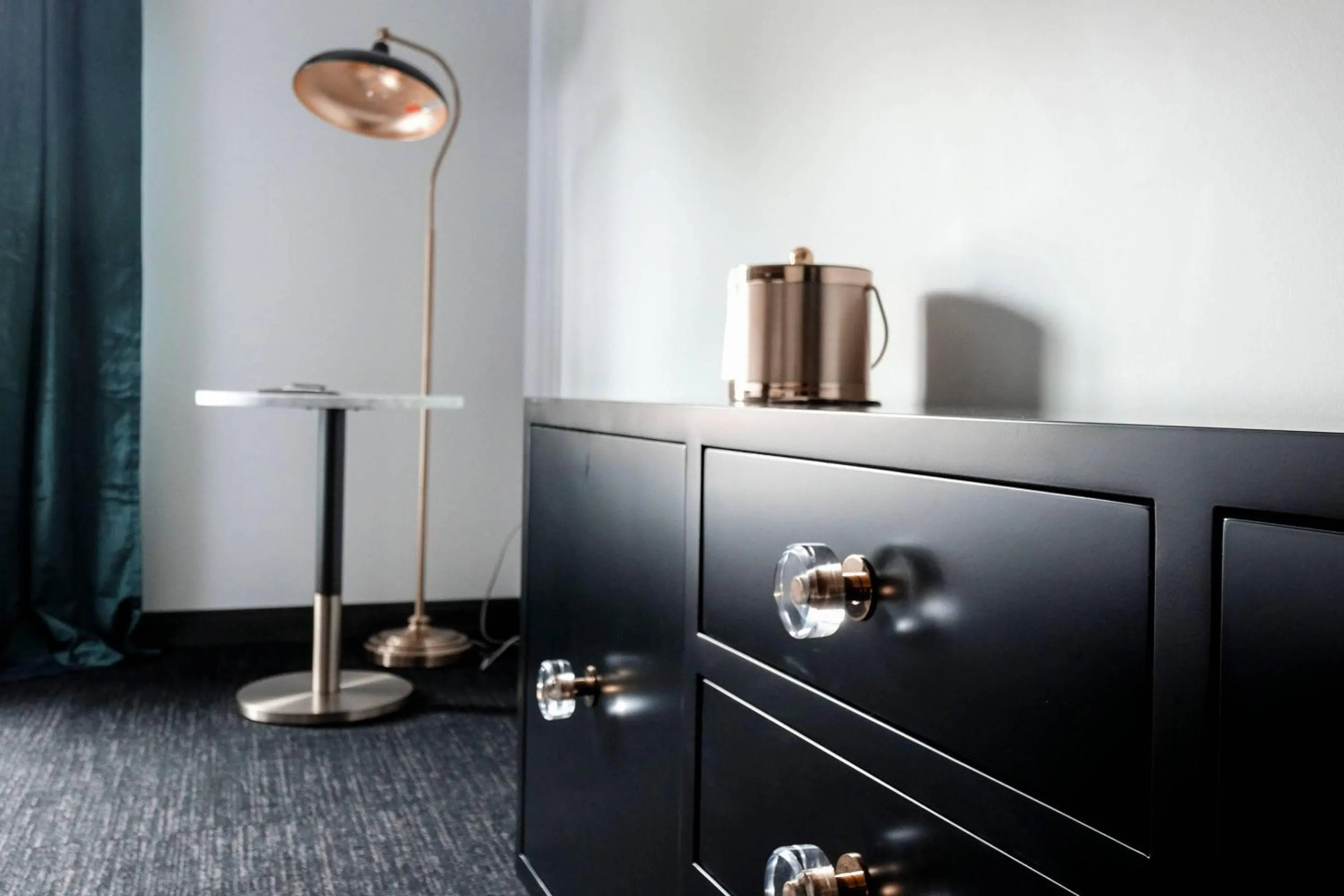 Bedroom in The Inn Hotel Lake Okoboji, an Ascend Collection Hotel