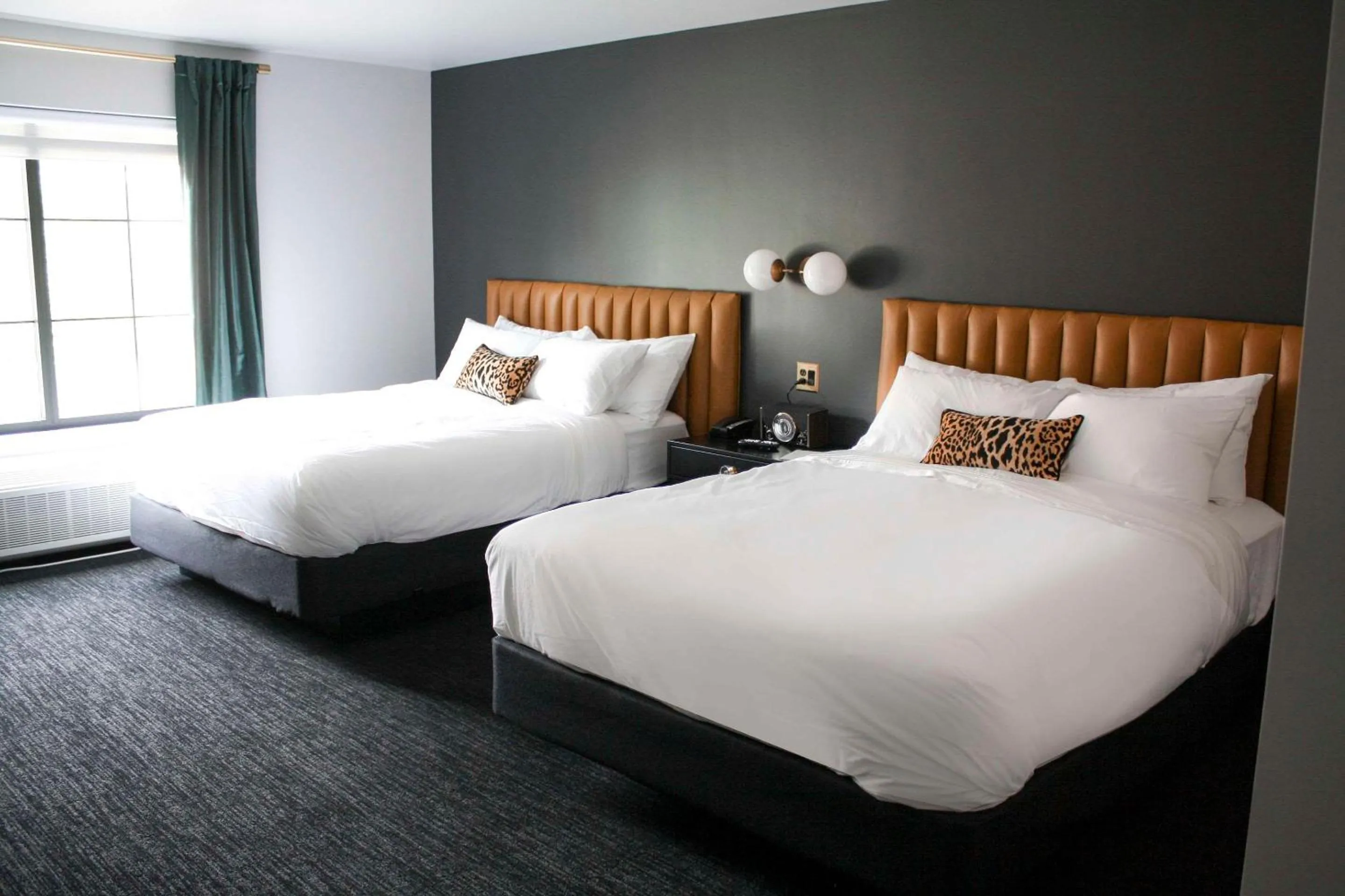 Bedroom, Bed in The Inn Hotel, Ascend Hotel Collection
