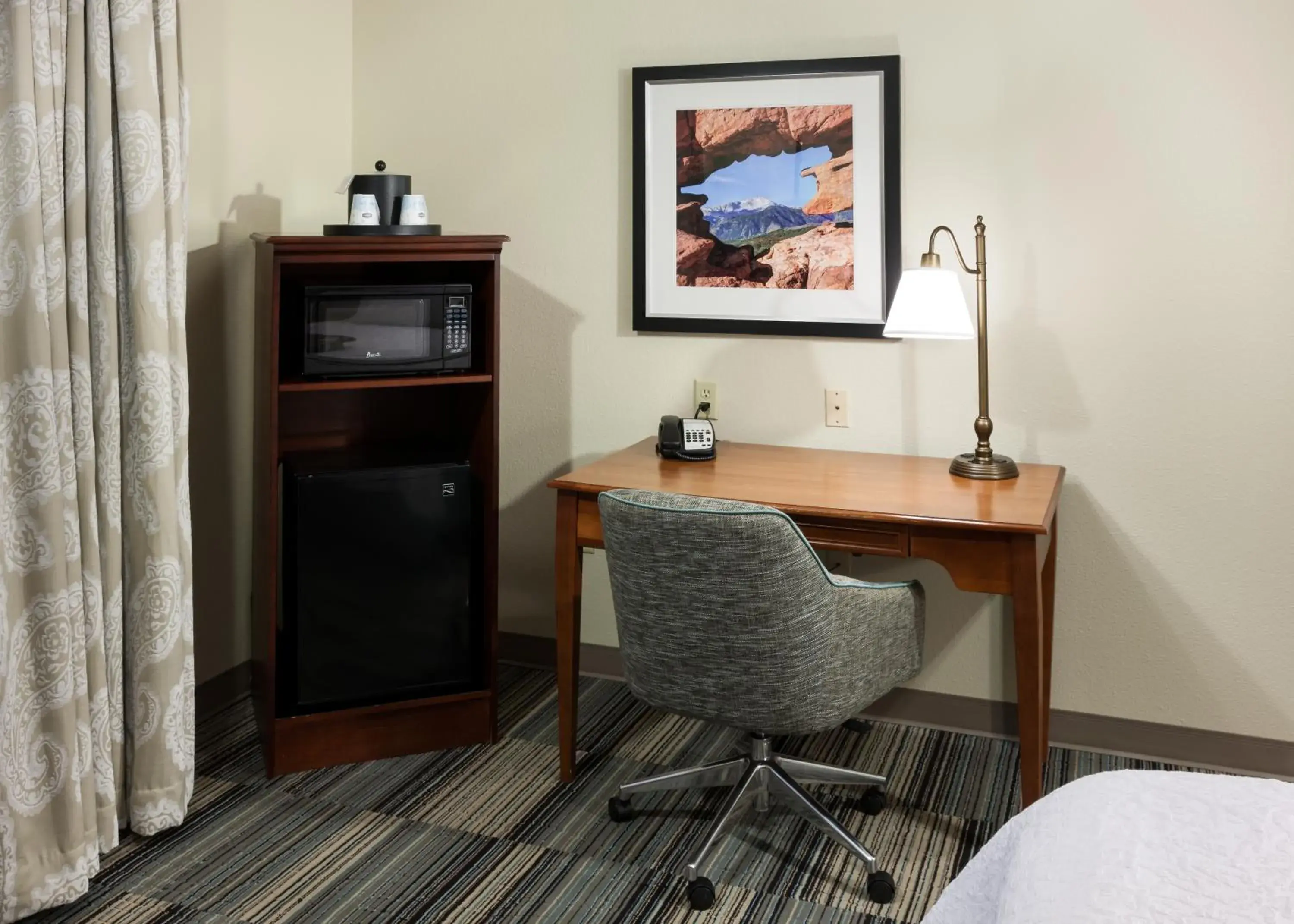 King Room in Hampton Inn & Suites Colorado Springs/I-25 South King Room in Hampton Inn & Suites Colorado Springs/I-25 South