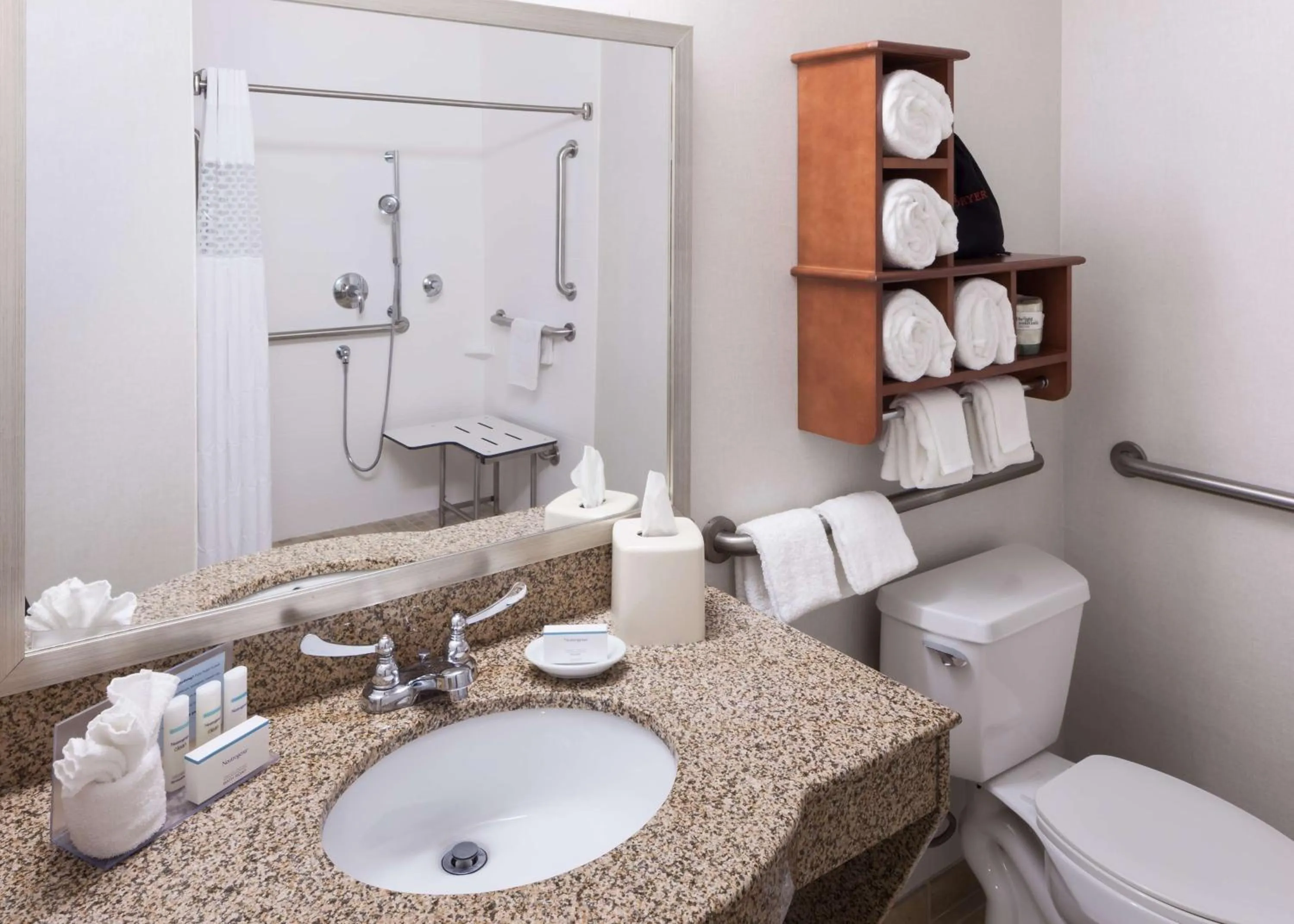 Bathroom in Hampton Inn & Suites Colorado Springs/I-25 South