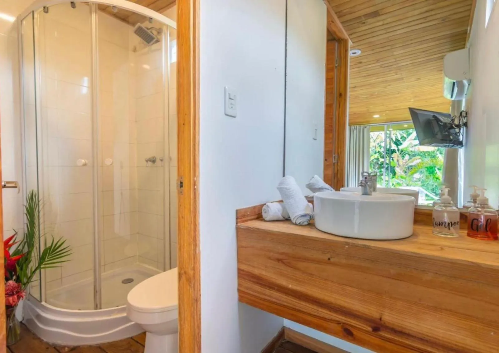 Shower in Costeño River Minca