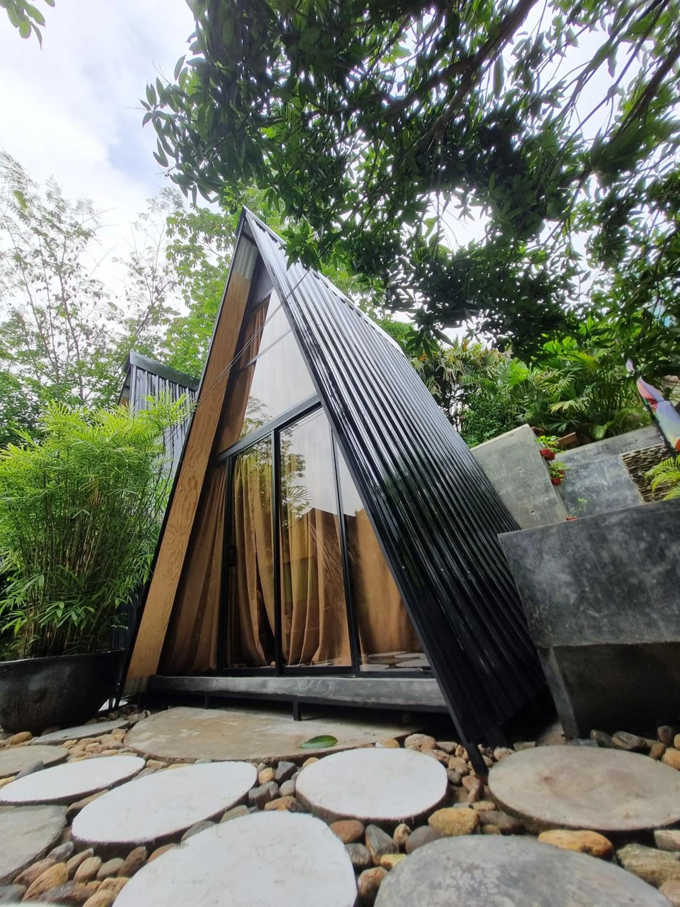 Property building in Costeño River Minca