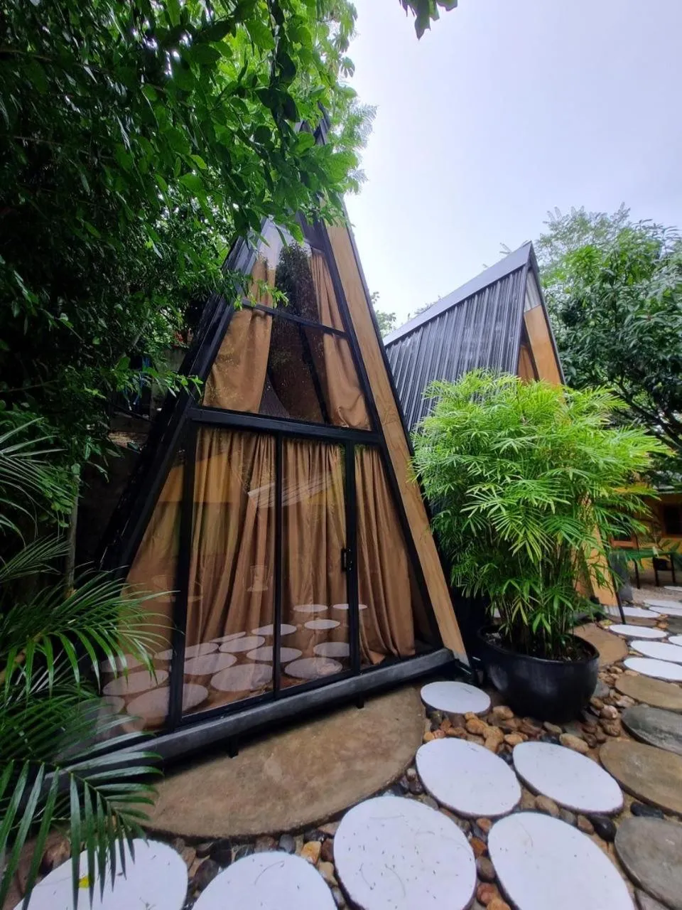 Property building in Costeño River Minca