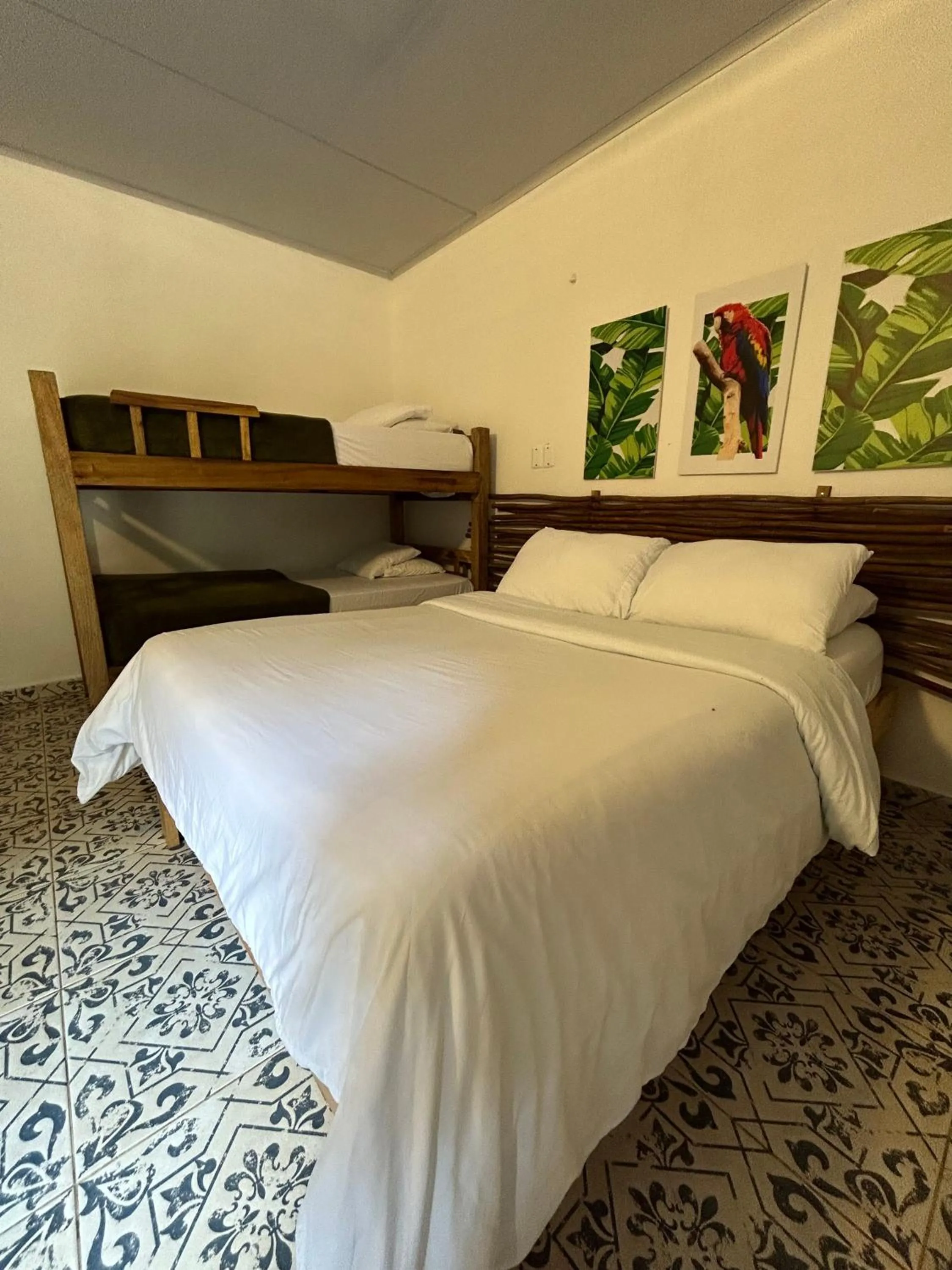 Photo of the whole room, Bed in Costeño River Minca