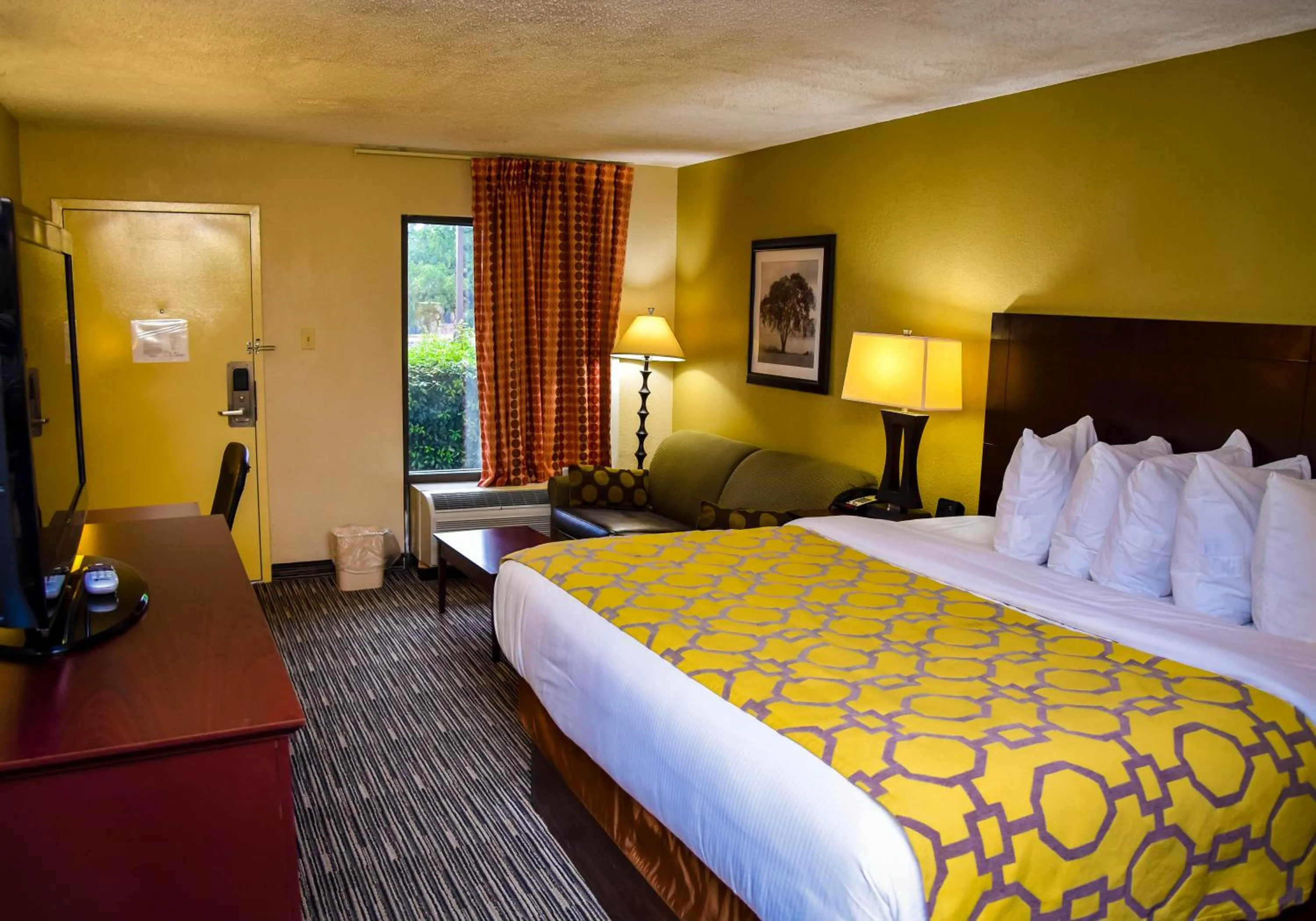 Photo of the whole room in Baymont by Wyndham Columbus GA