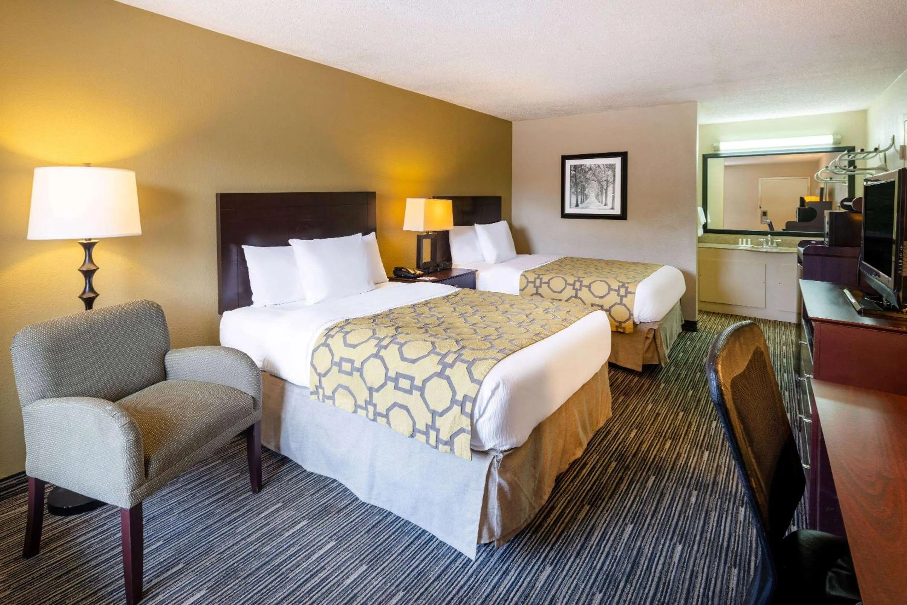 Photo of the whole room in Baymont by Wyndham Columbus GA