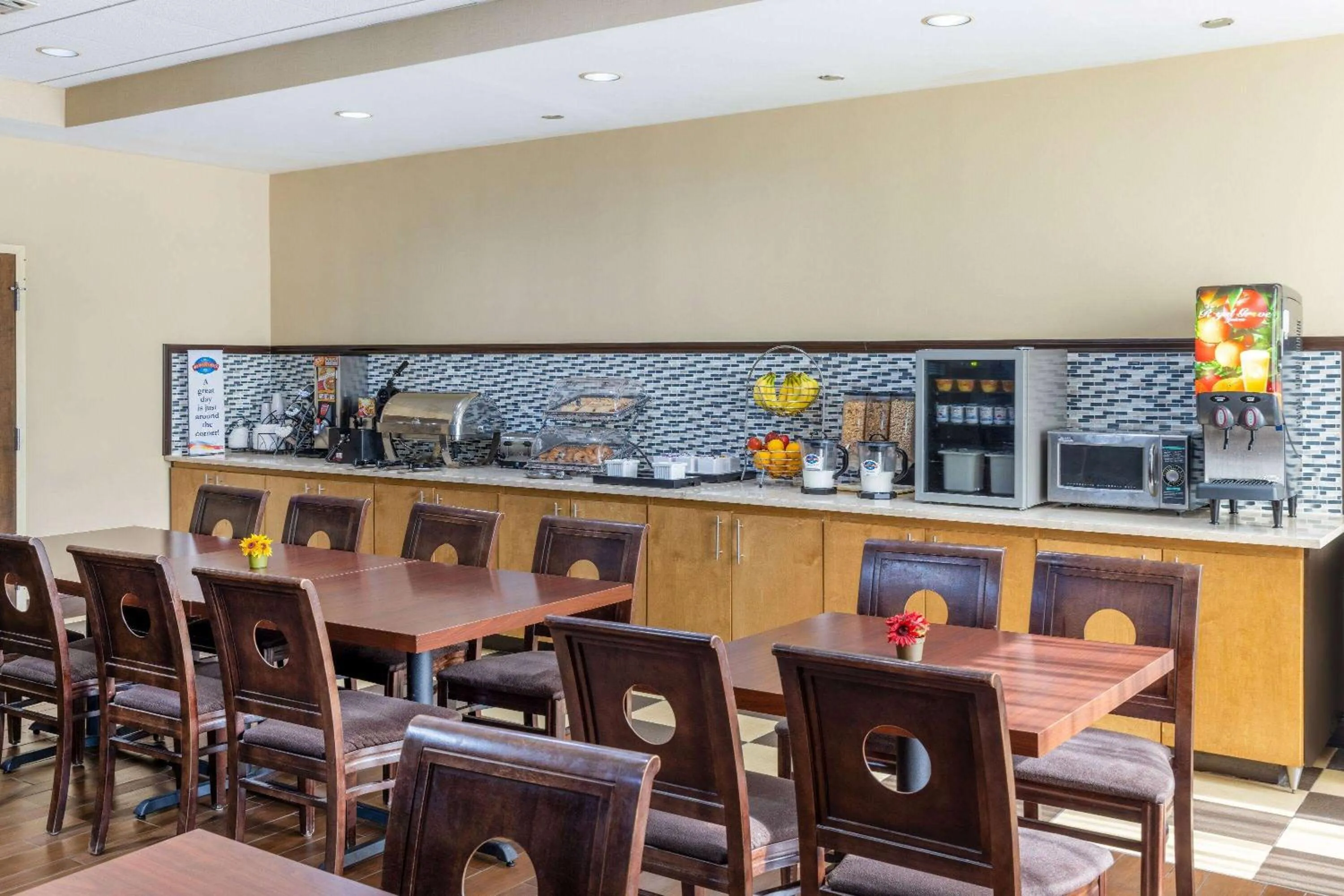 Breakfast in Baymont by Wyndham Columbus GA