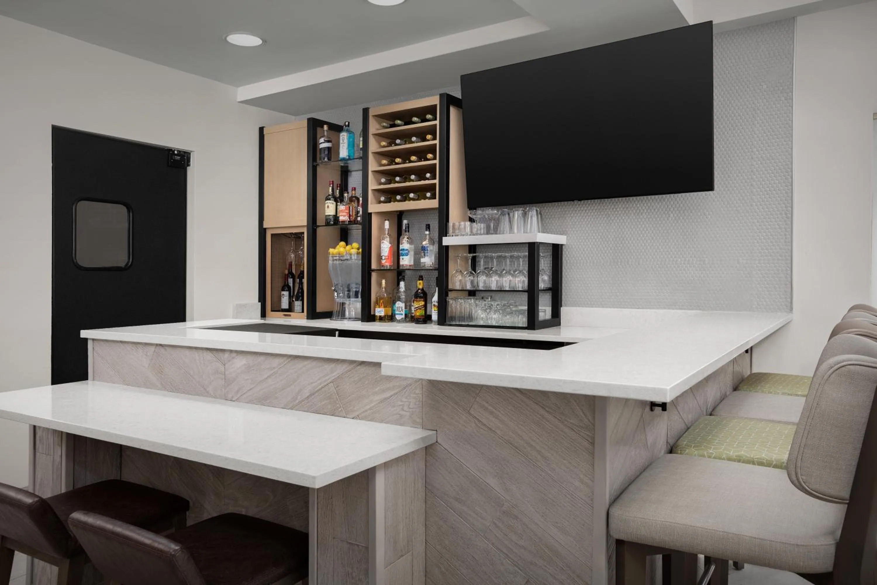 Lounge or bar in Hilton Garden Inn Colorado Springs North