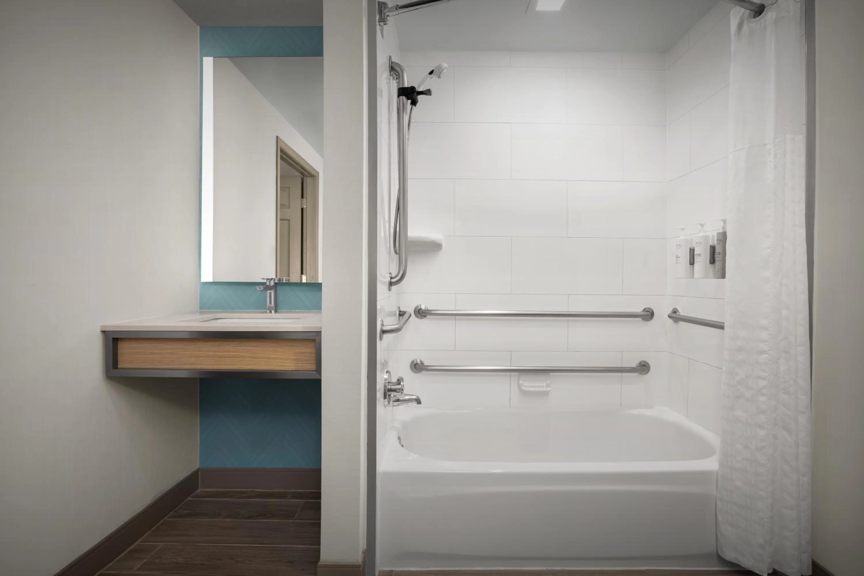 Bath in Hilton Garden Inn Colorado Springs North