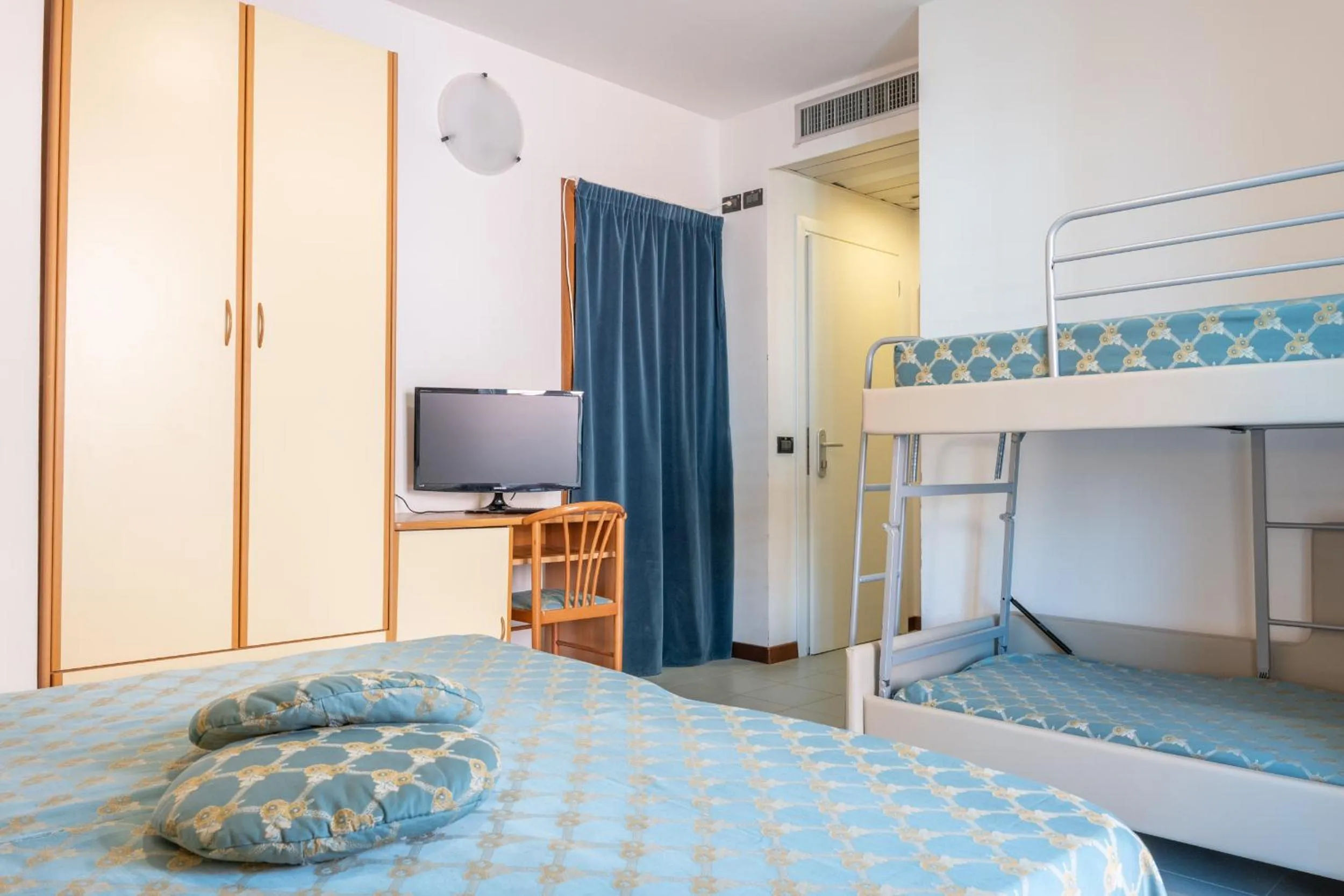 Bedroom, Bed in Hotel Thea