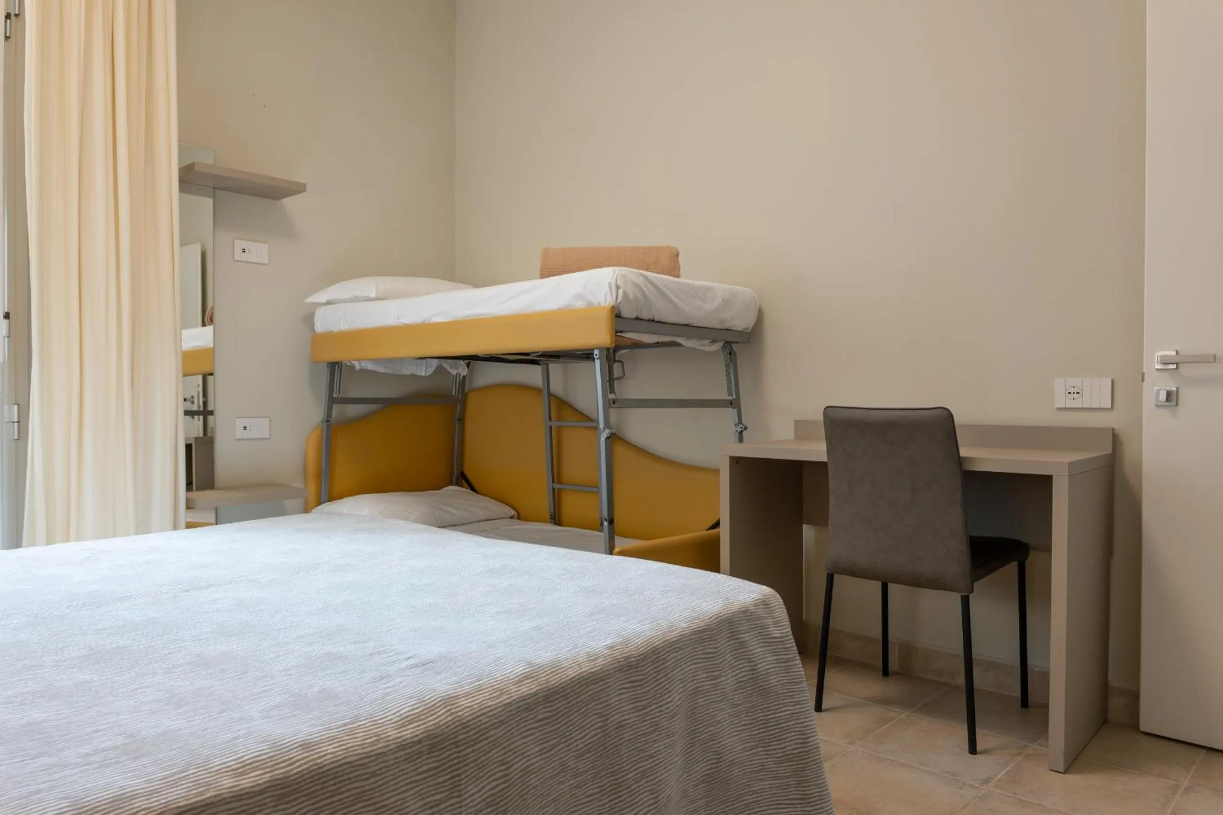 Bedroom, Bed in Hotel Thea