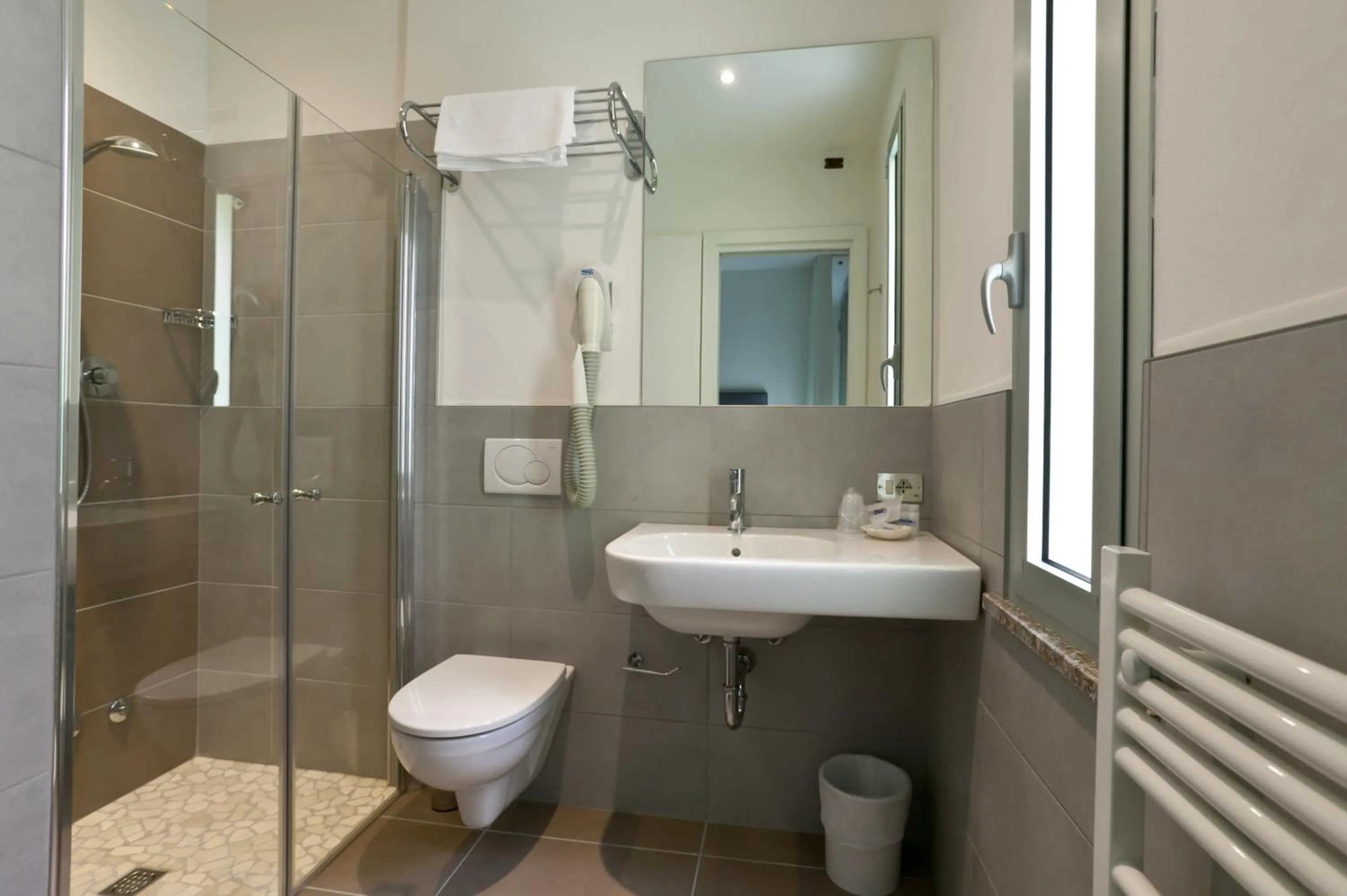 Bathroom in Hotel Thea