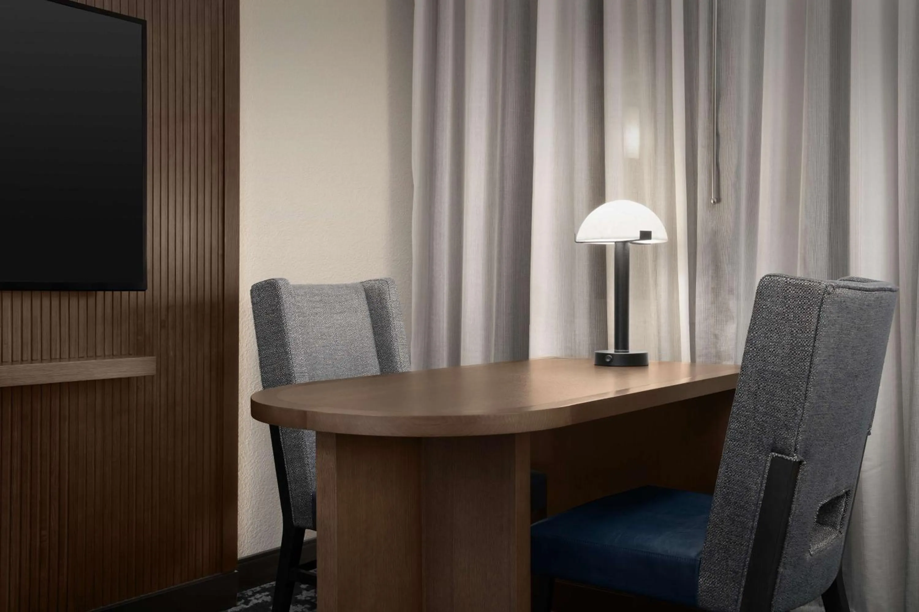 Bedroom in Embassy Suites by Hilton Dallas Near the Galleria