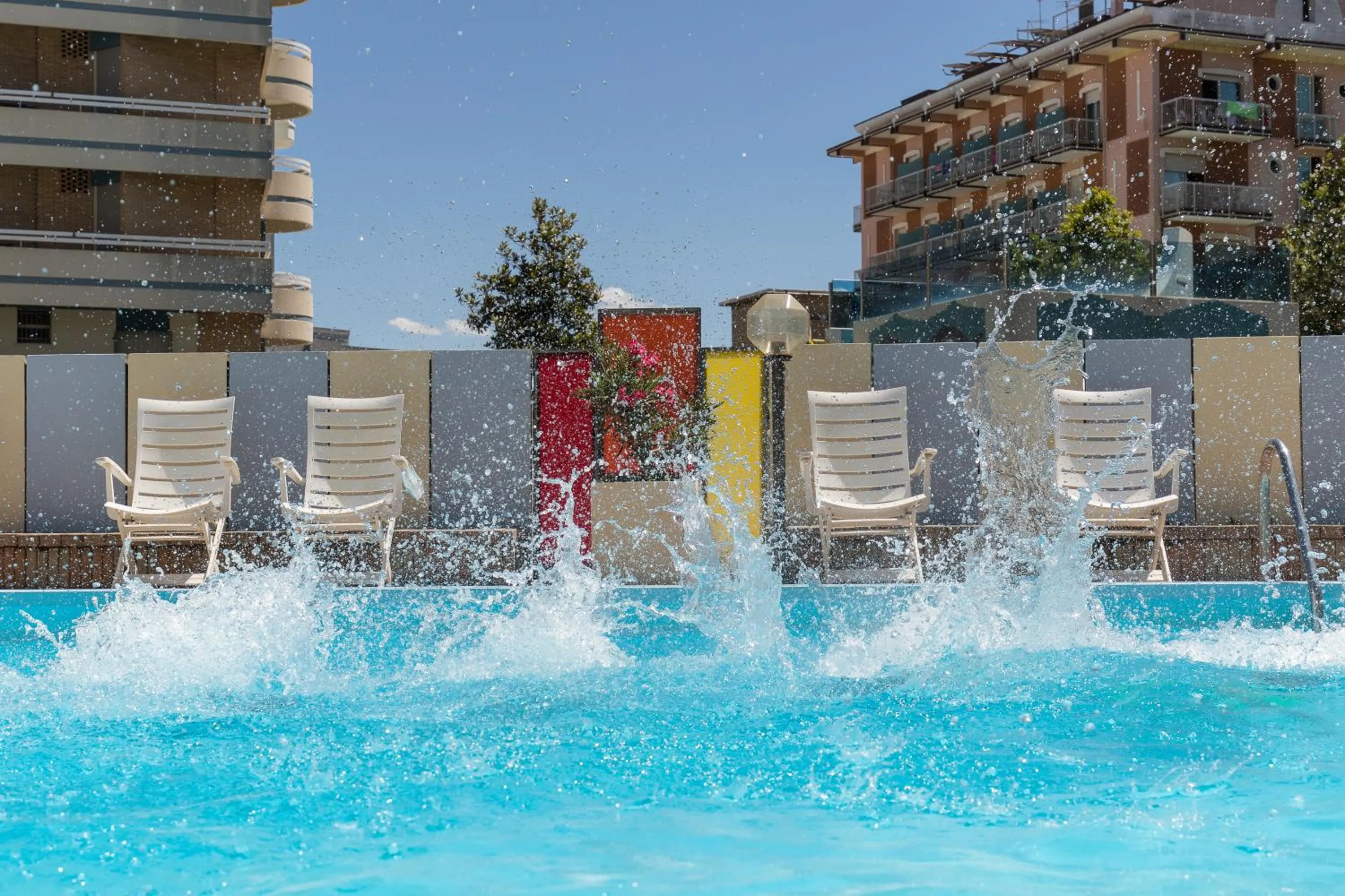 Swimming pool in Hotel Garden
