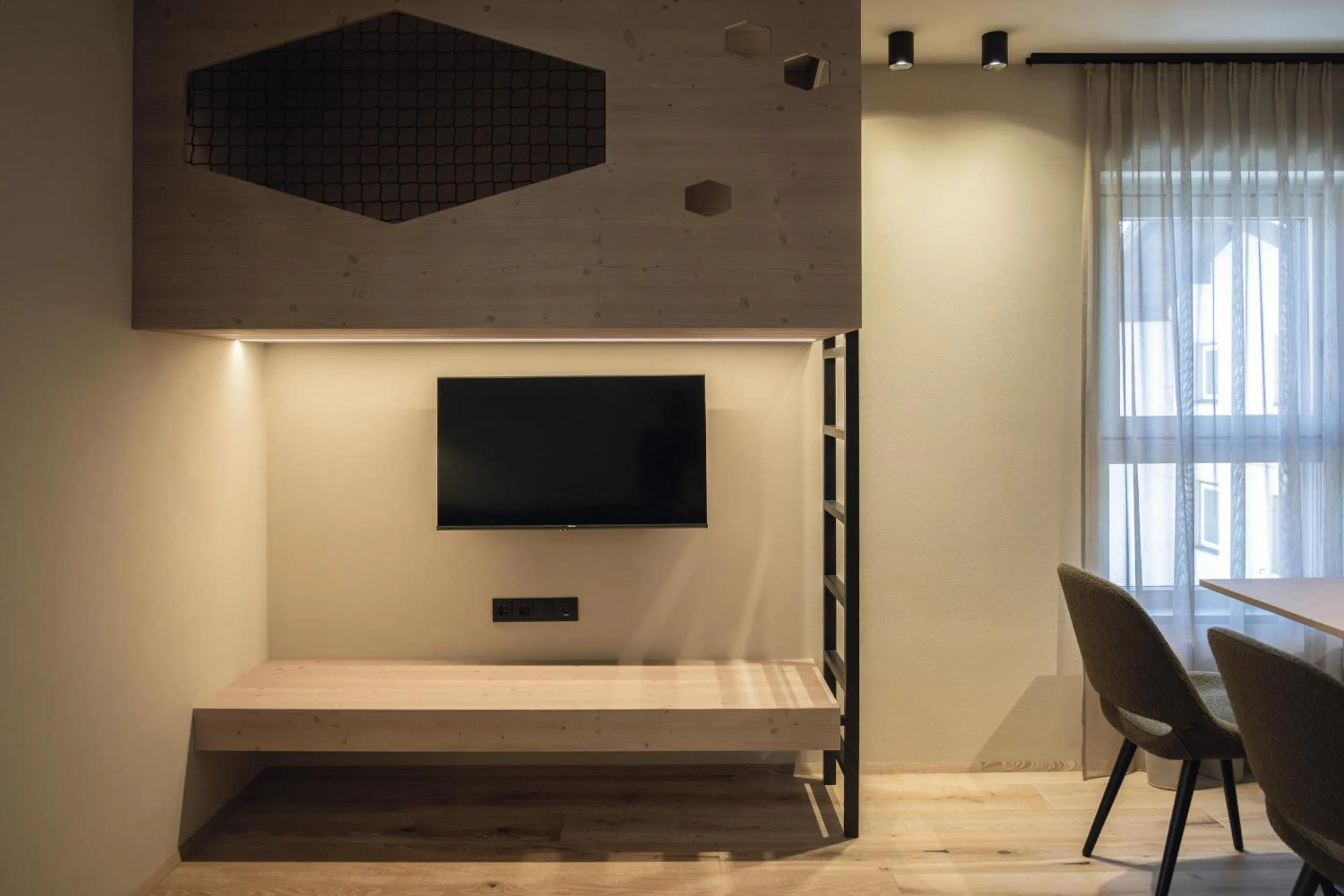 Communal lounge/ TV room, Bed in Haunold Homes