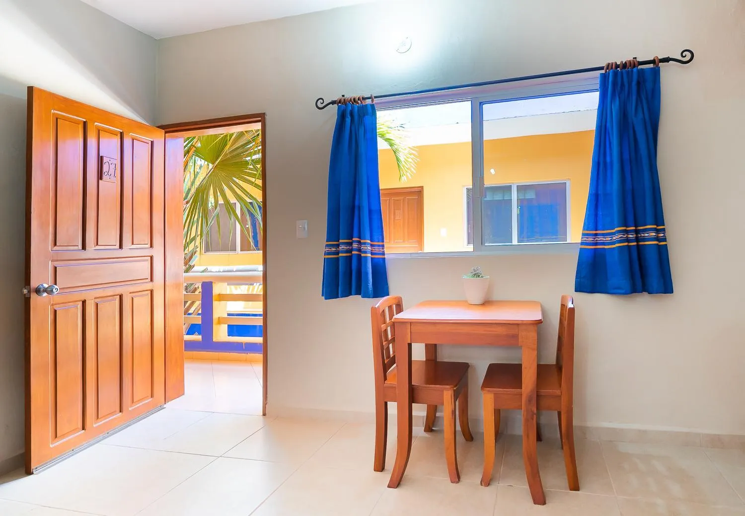 Garden in Hotel Yumkiin - Cerca Del Ferry y Terminal ADO