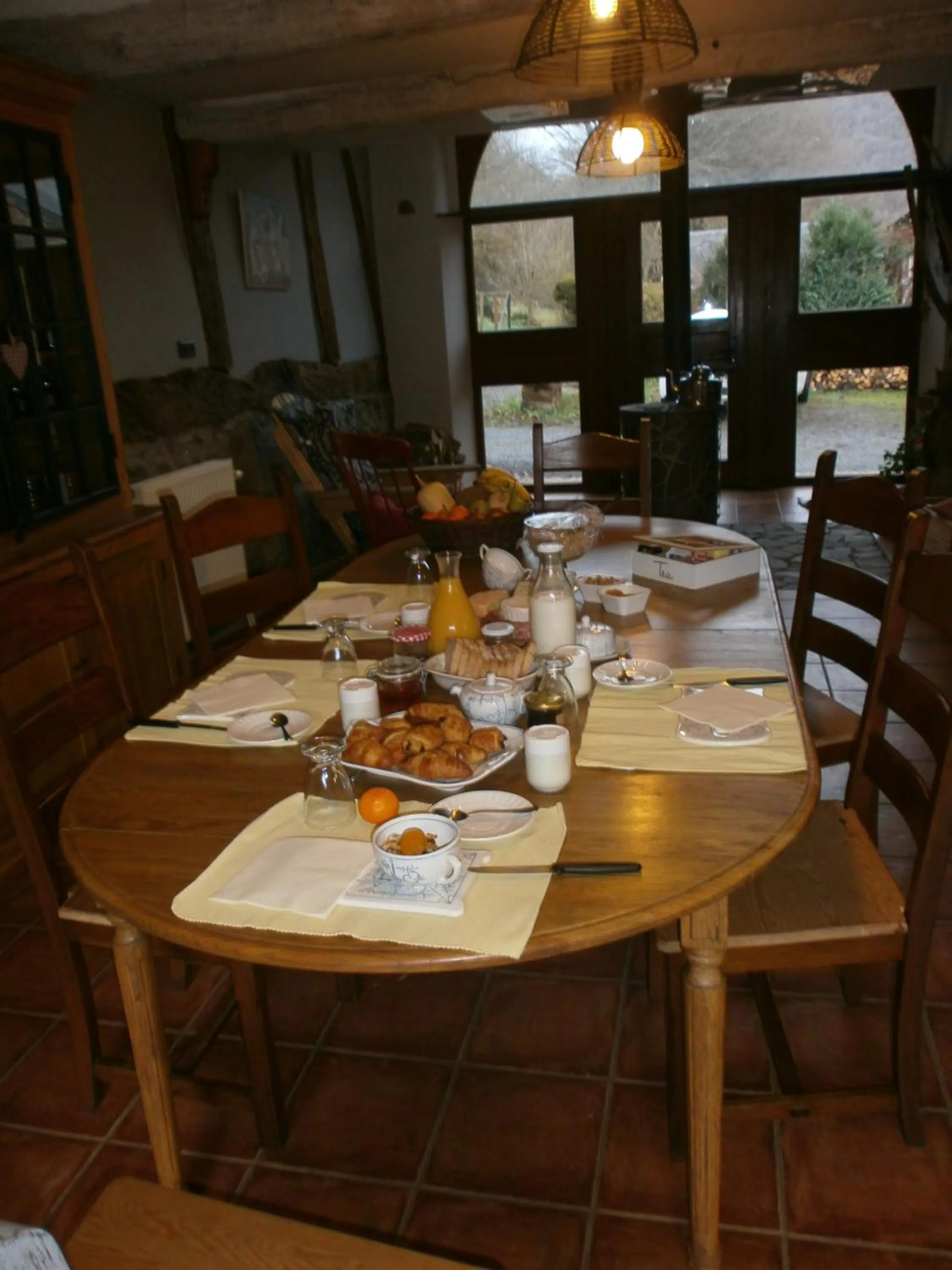 Dining area in Couettes et Picotin