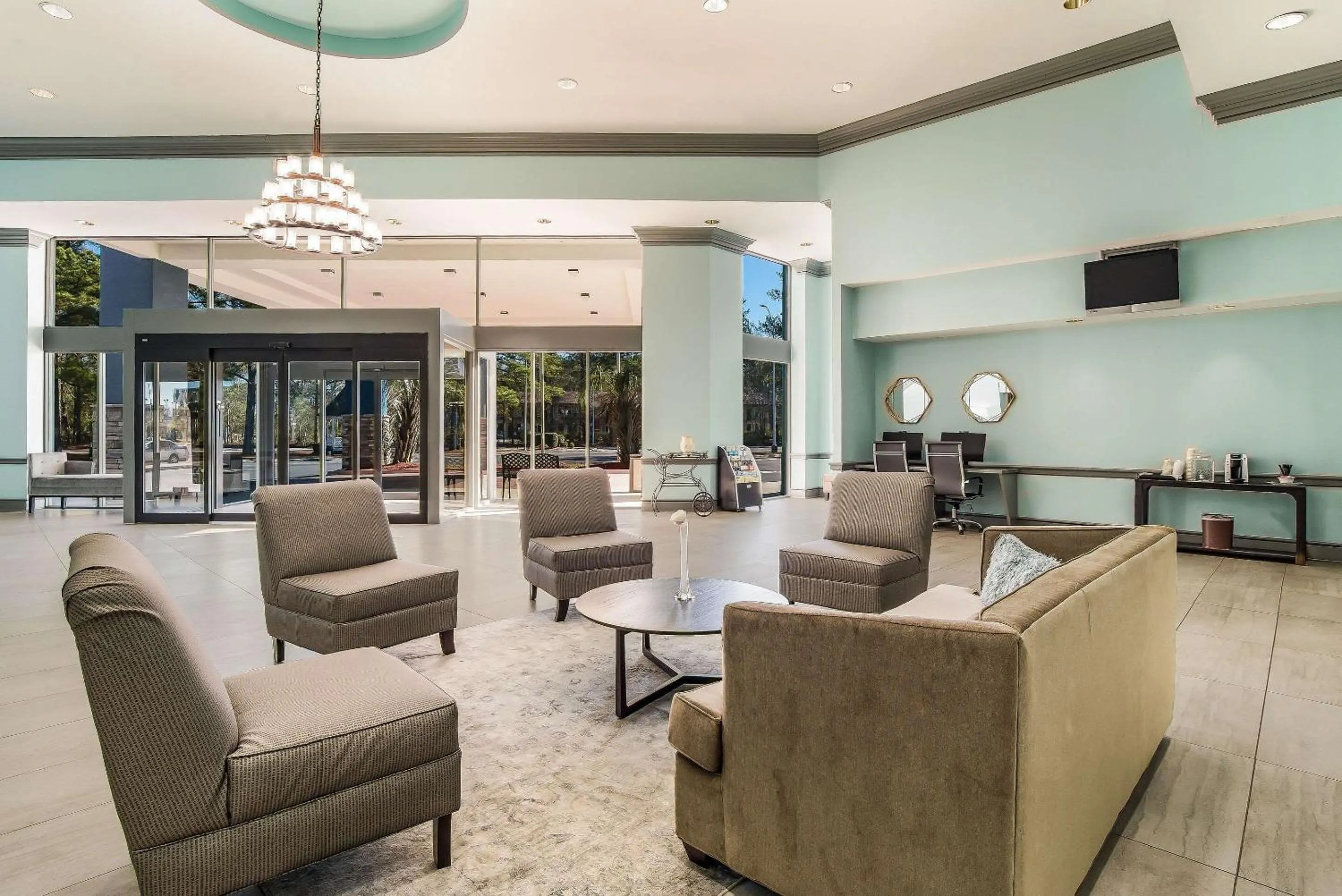 Lobby or reception in Clarion Inn & Suites Florence - Darlington