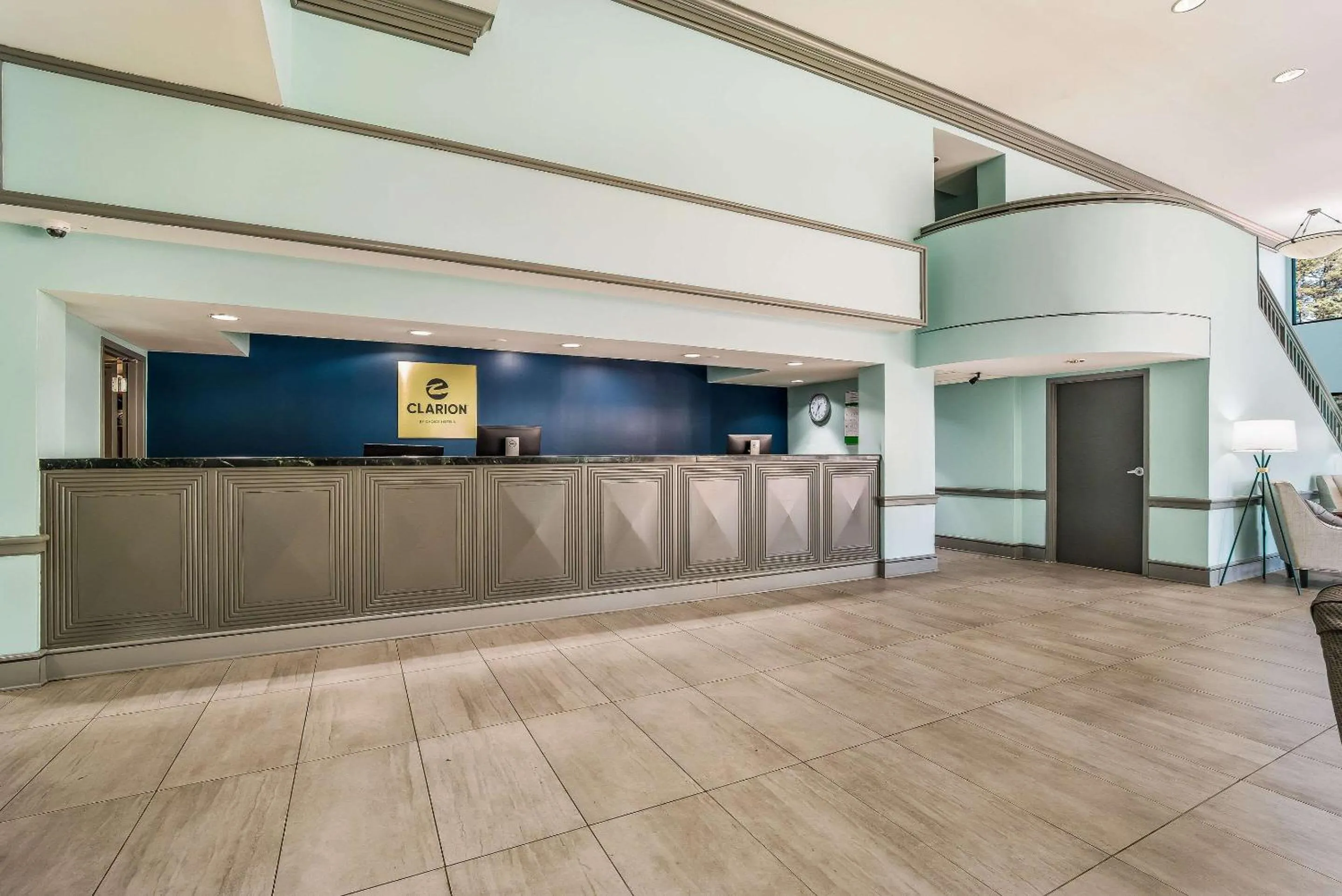 Lobby or reception in Clarion Inn & Suites Florence - Darlington