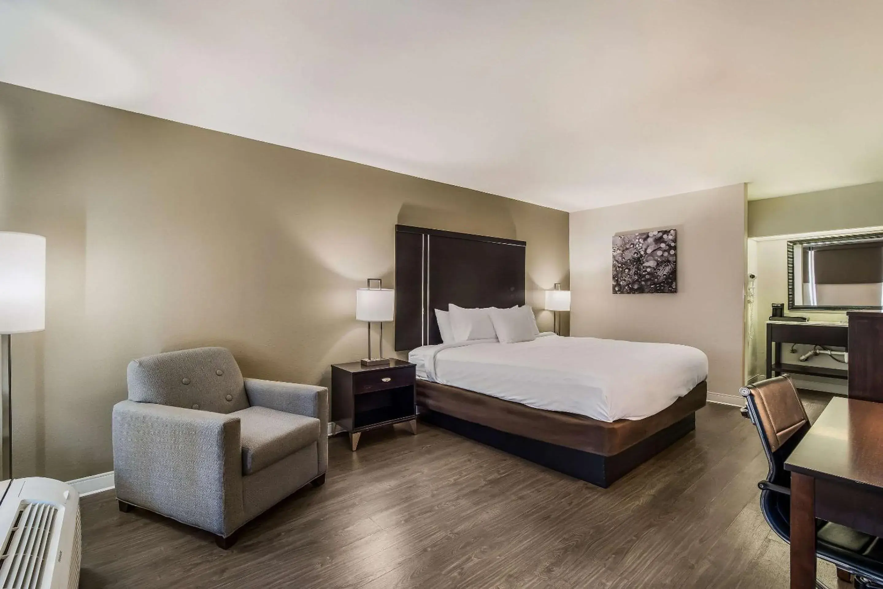 King Suite - Non Smoking in Clarion Inn & Suites Florence - Darlington King Suite - Non Smoking in Clarion Inn & Suites Florence - Darlington